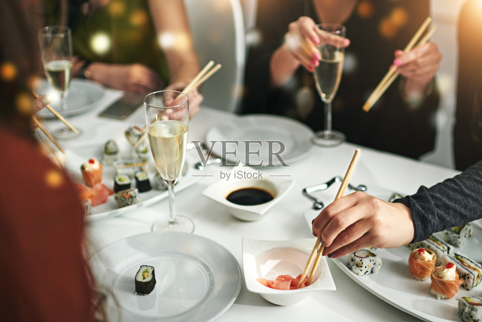 你进来了！照片摄影图片