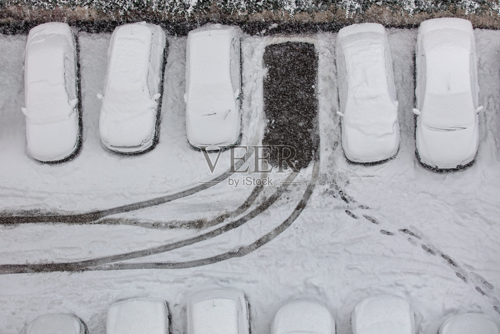 停车场积雪照片摄影图片