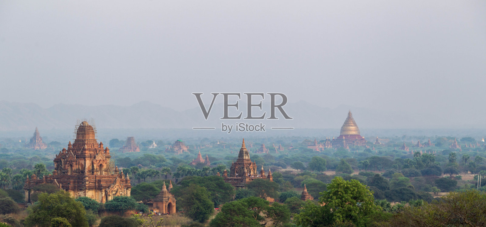 蒲甘地的千塔在晨曦中升起照片摄影图片