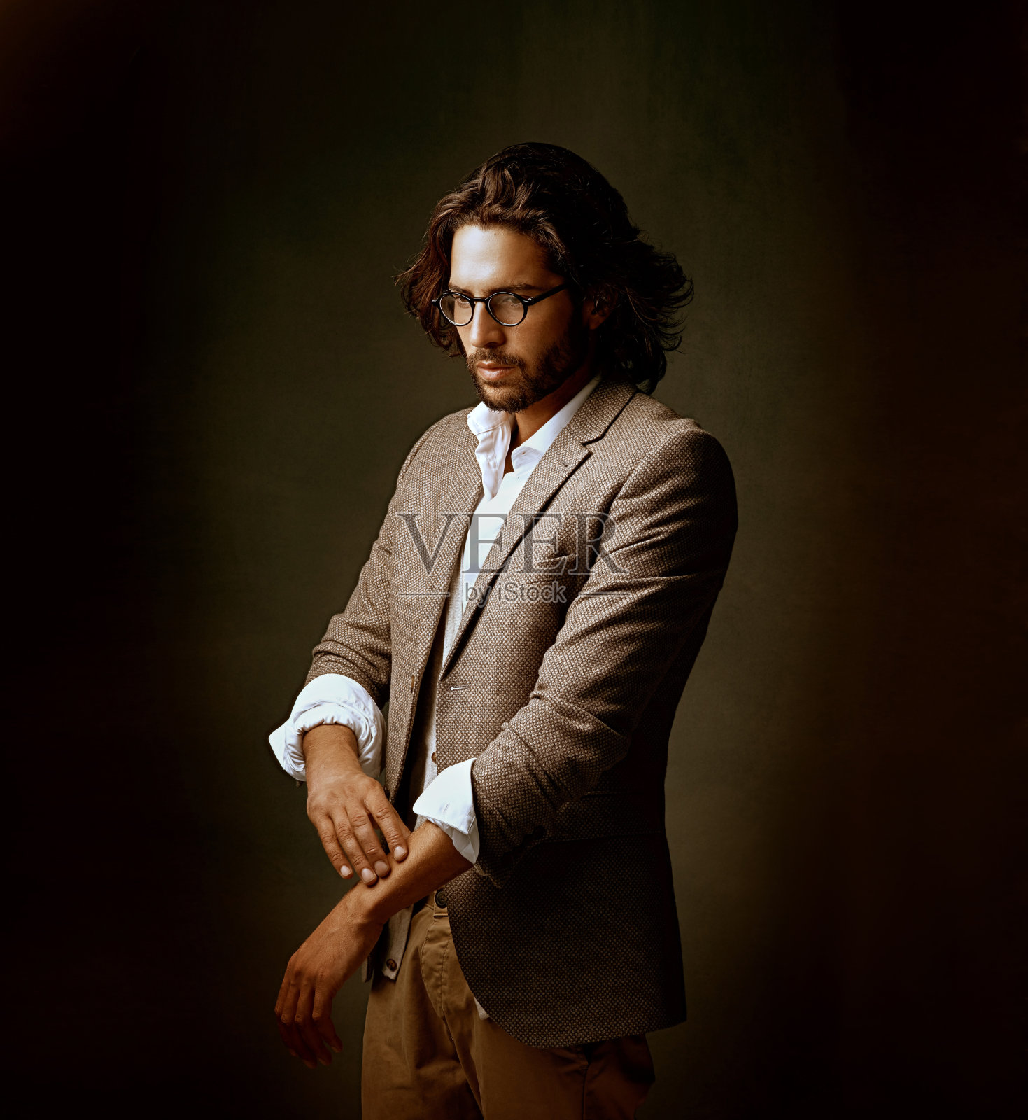 穿得像真正的绅士照片摄影图片