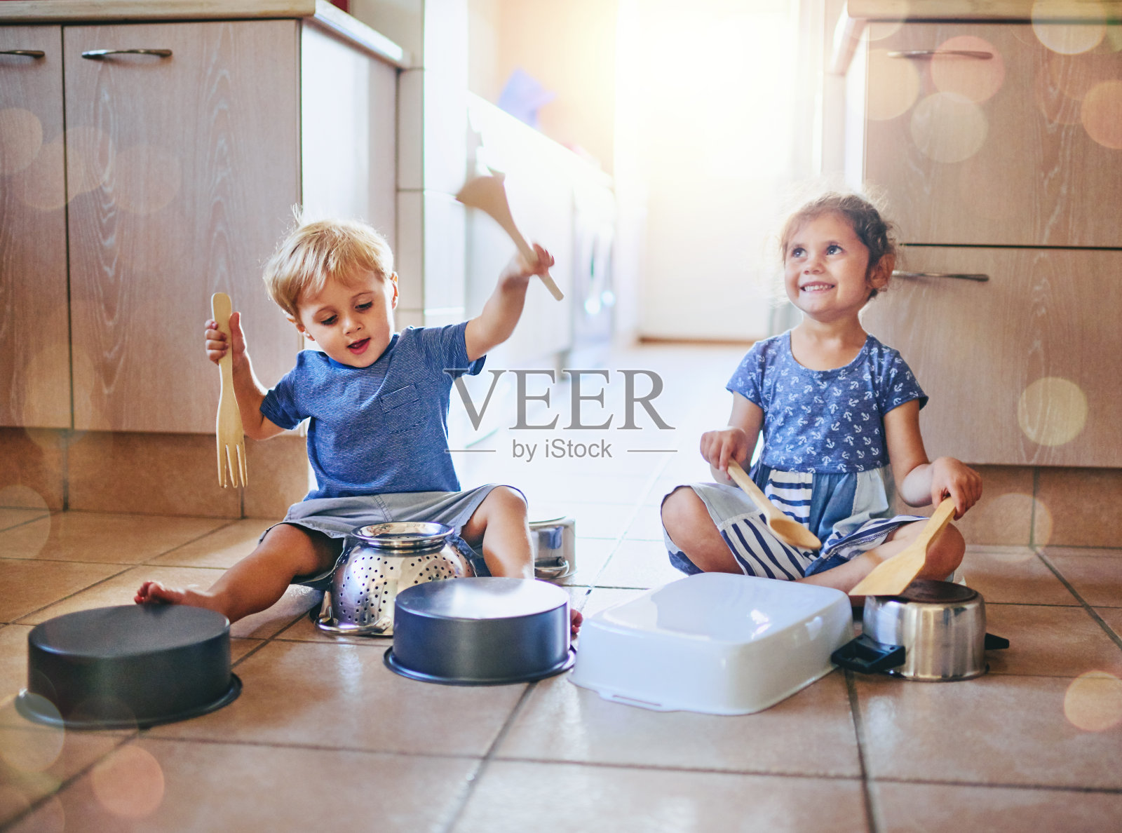 让我们制造一些噪音吧!照片摄影图片