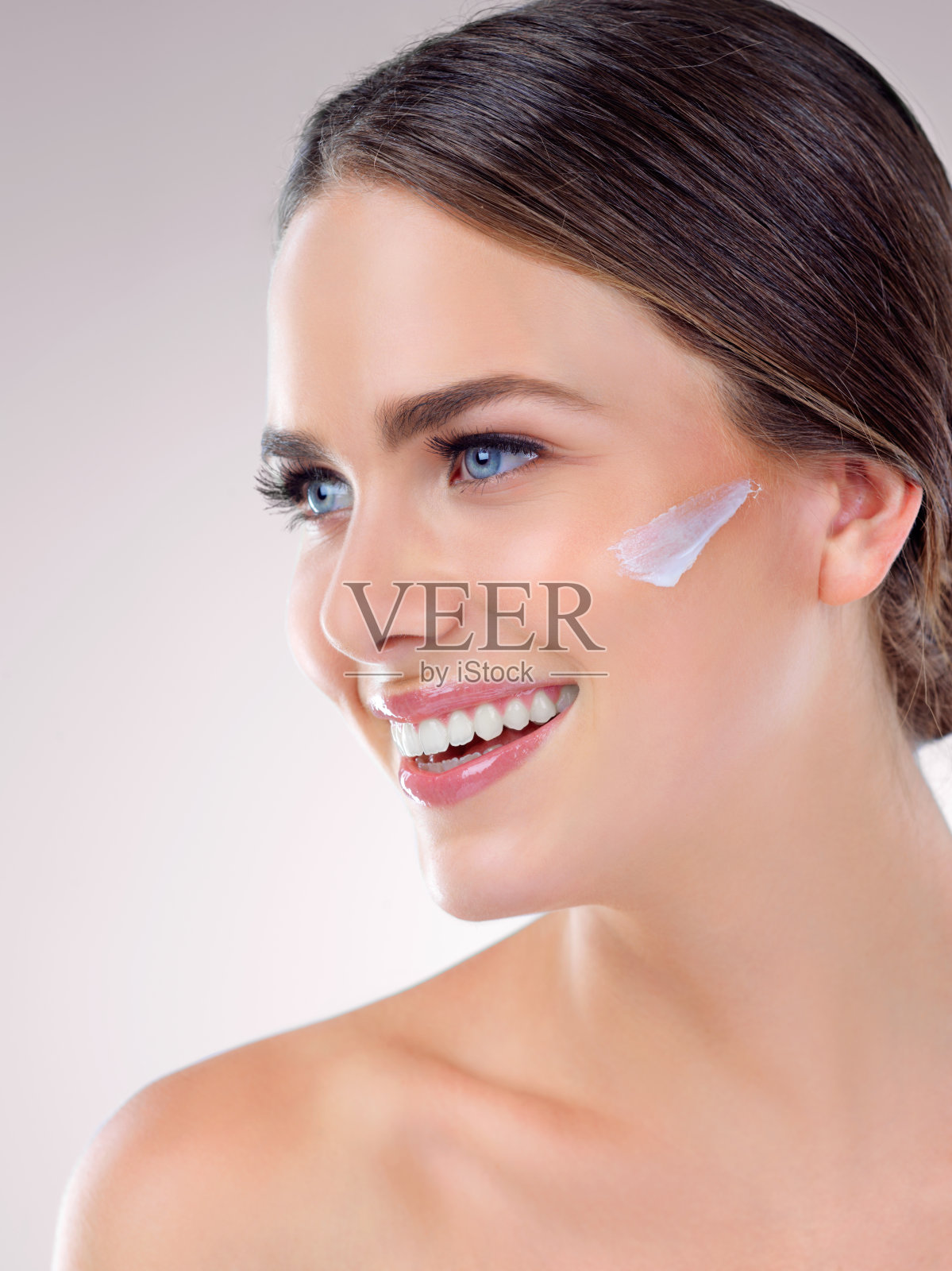 润肤霜会让你心情愉悦照片摄影图片