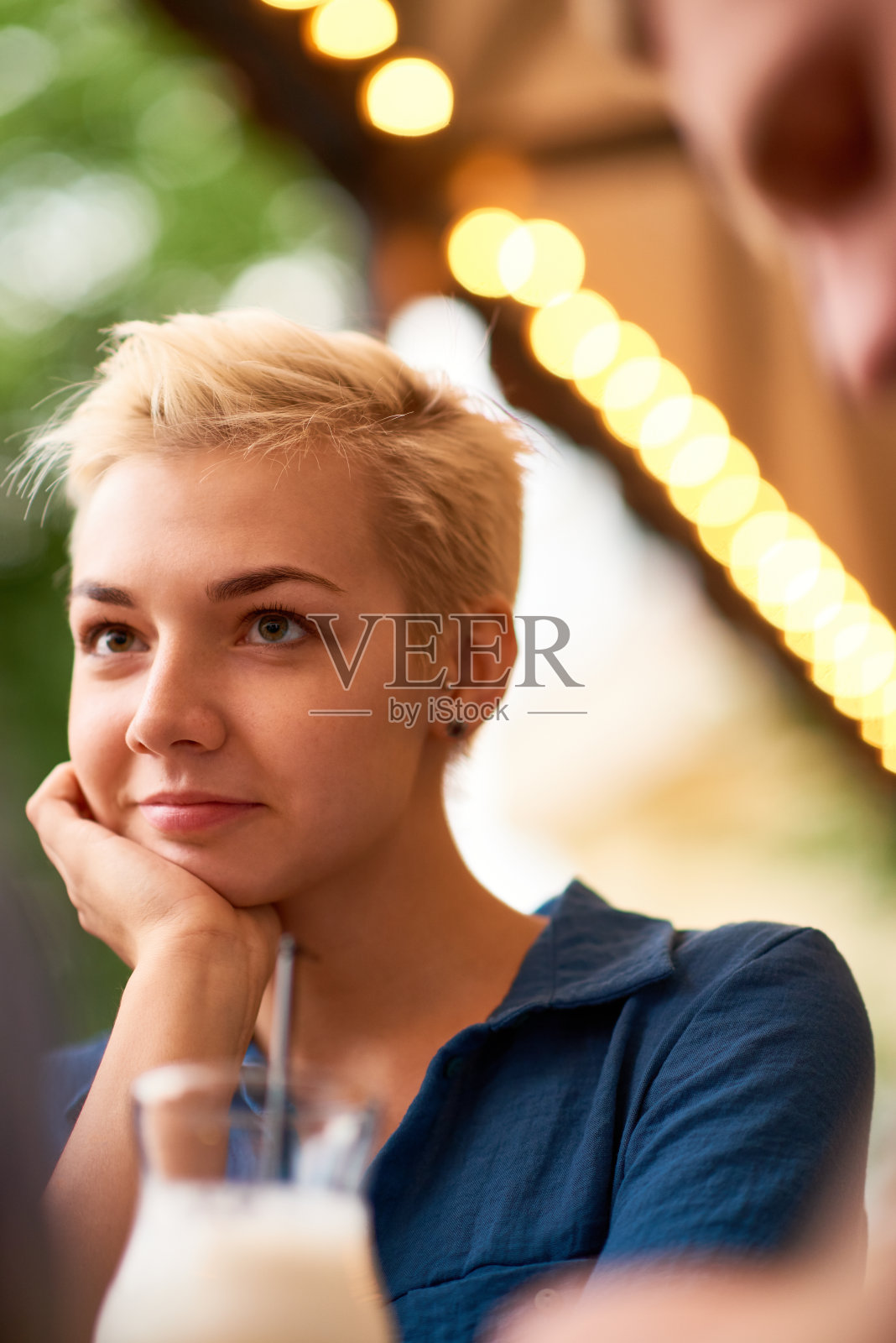 好的倾听者照片摄影图片