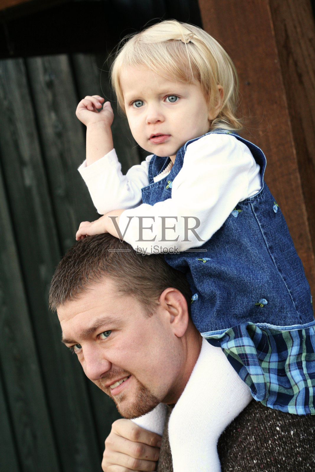 父亲和女儿照片摄影图片