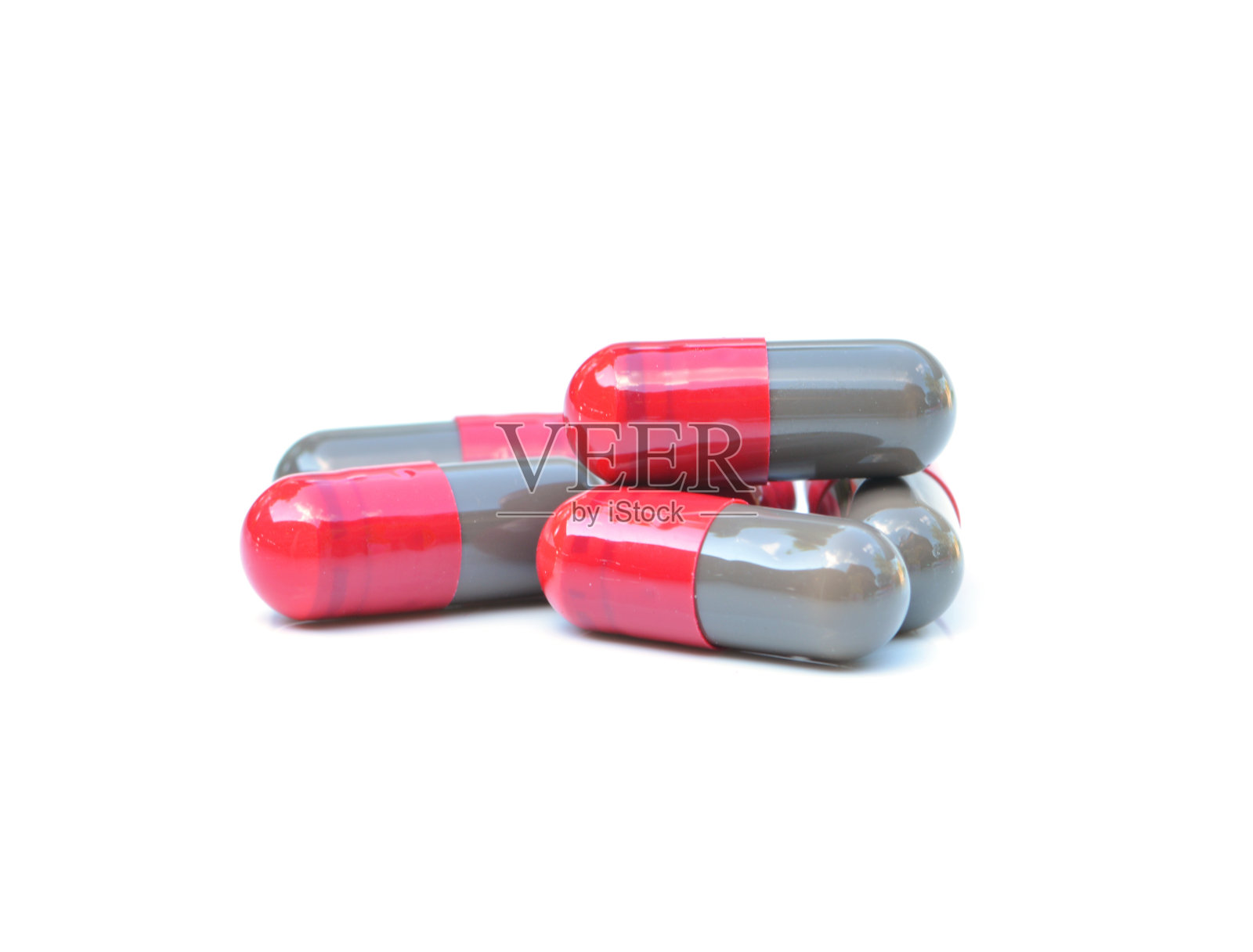 白色背景上的医疗胶囊。照片摄影图片