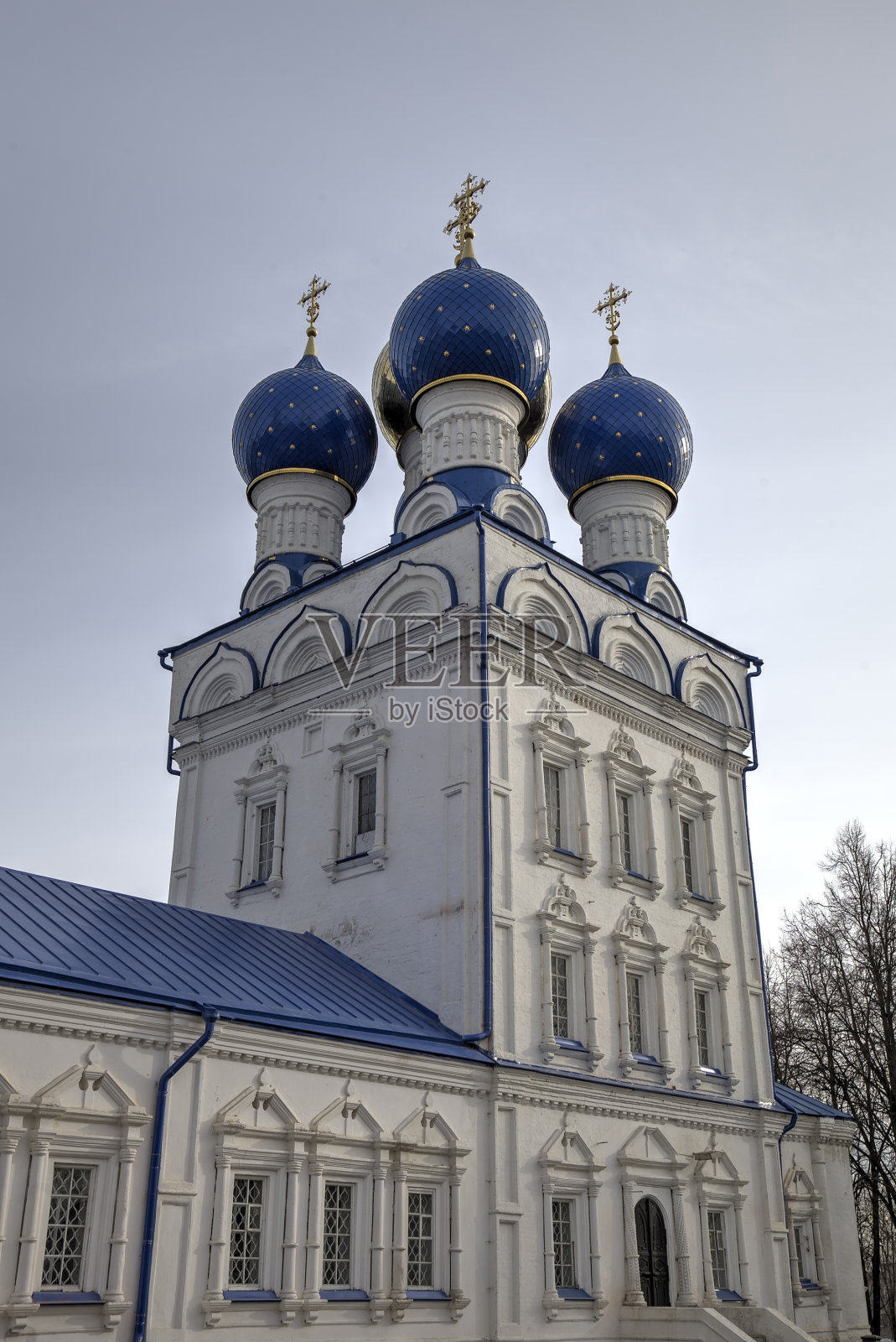 俄罗斯Bronnitsy镇的大教堂建筑群。照片摄影图片
