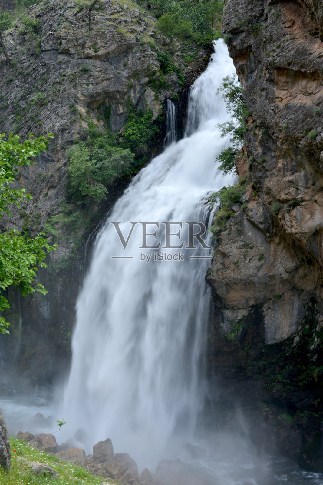 卡普兹巴希瀑布照片摄影图片