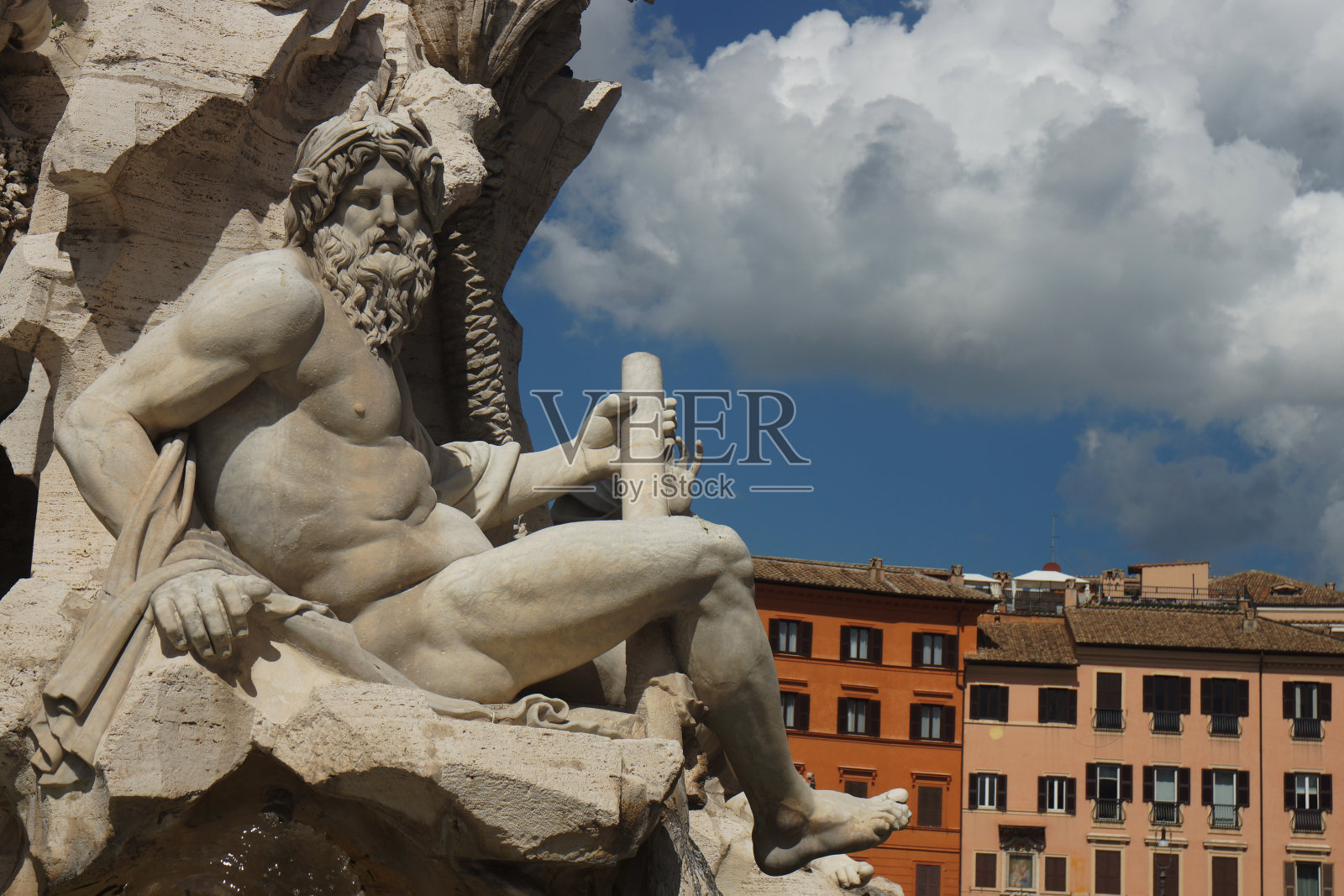 意大利罗马广场纳沃纳广场地标，有喷泉和天主教教堂照片摄影图片