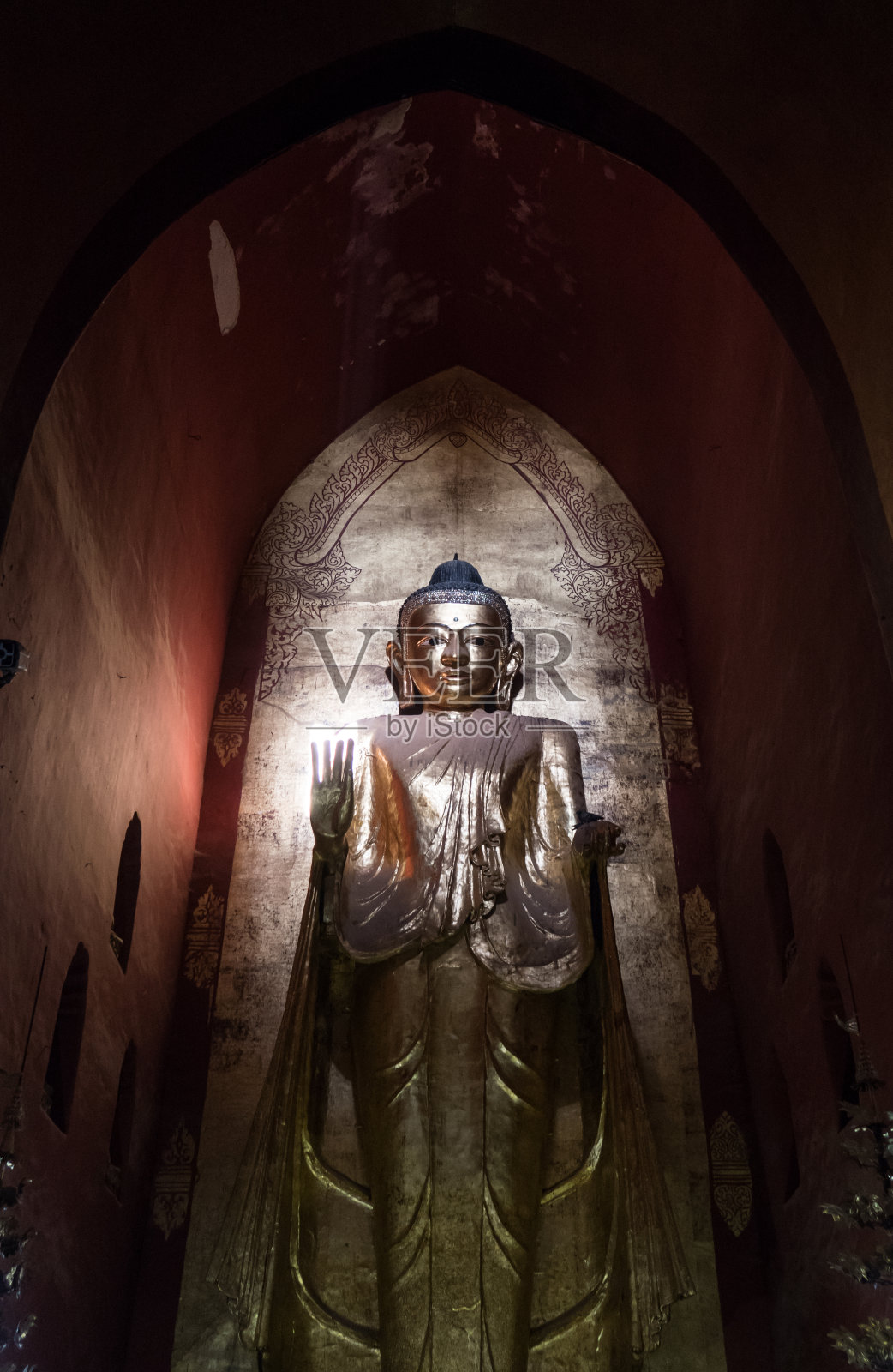 缅甸蒲甘阿难寺立佛照片摄影图片