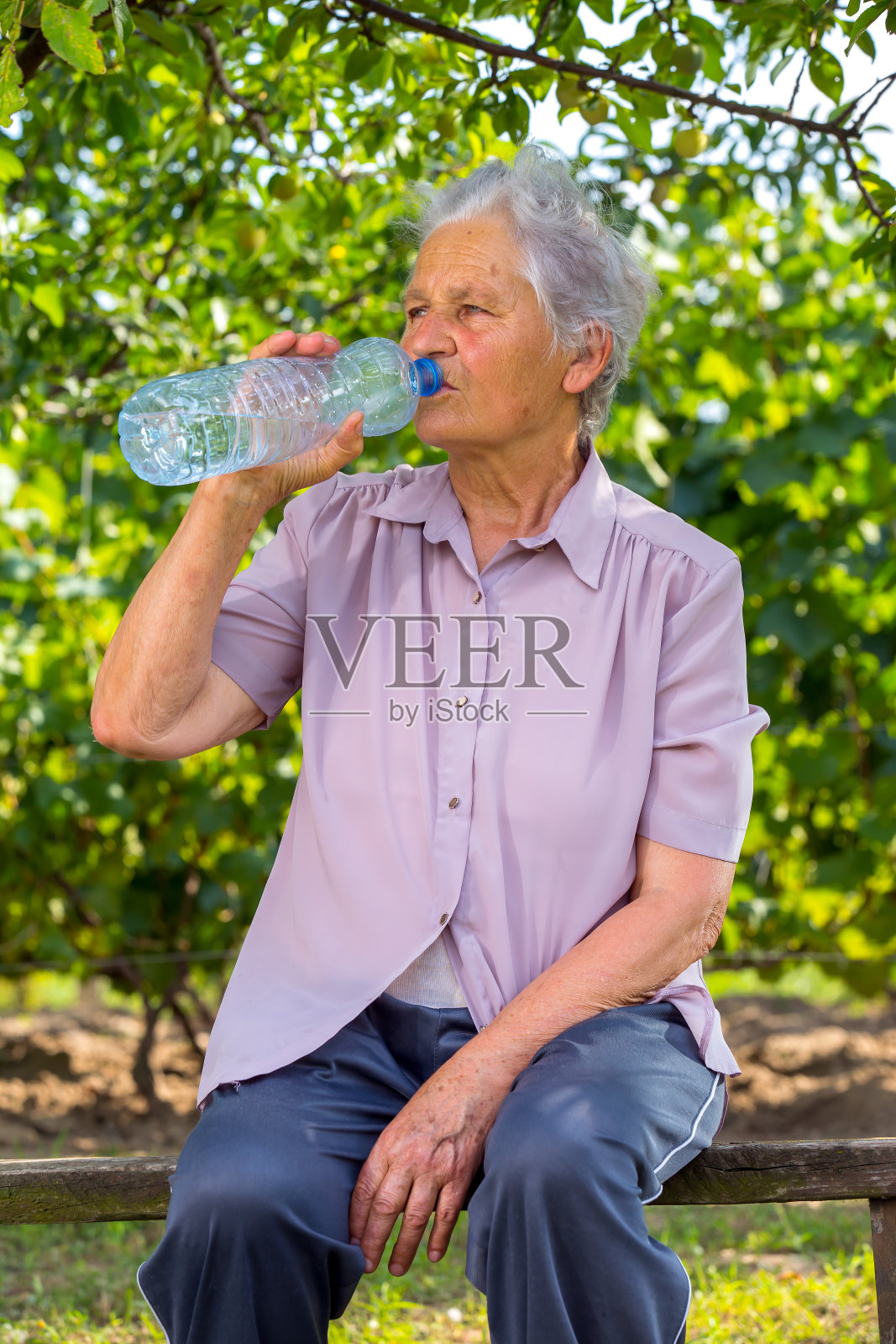 老农夫的女人照片摄影图片