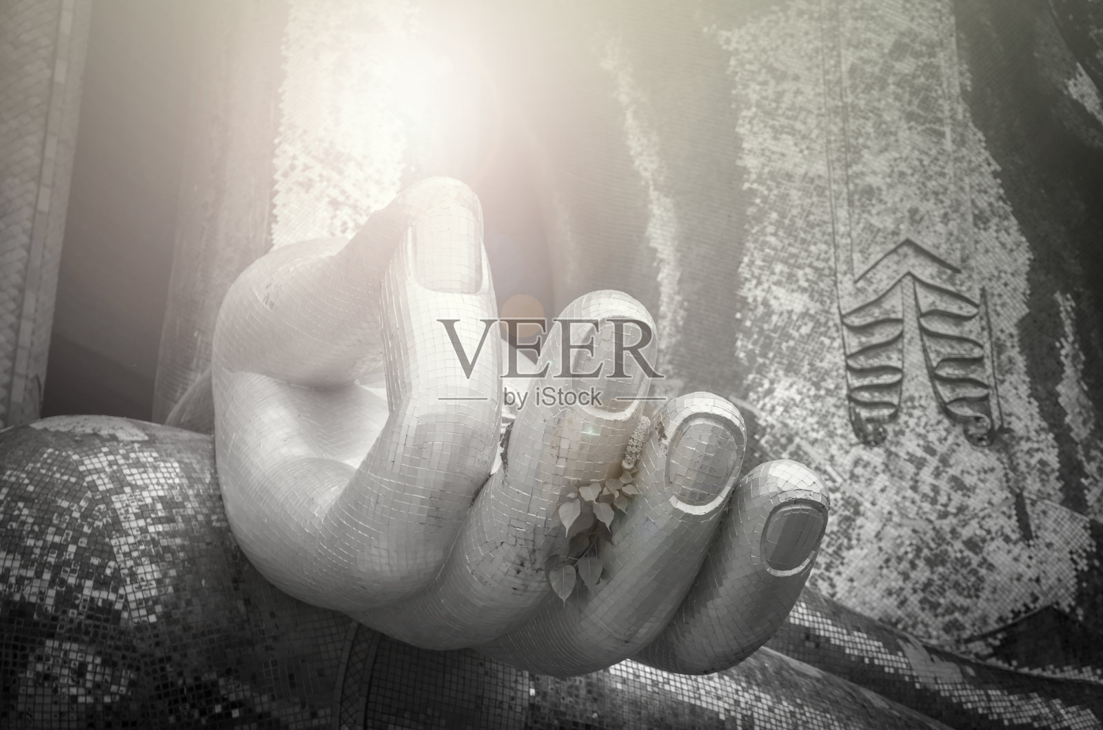 靠近大佛的手照片摄影图片