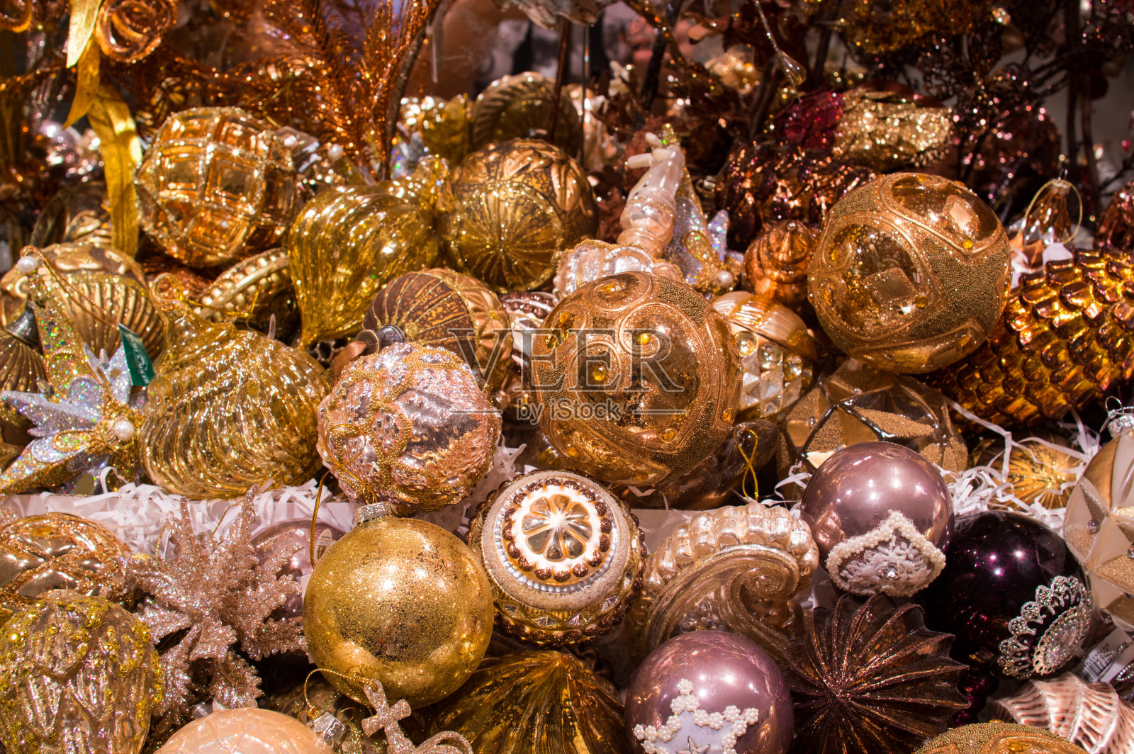 圣诞树装饰品，全是一种颜色照片摄影图片