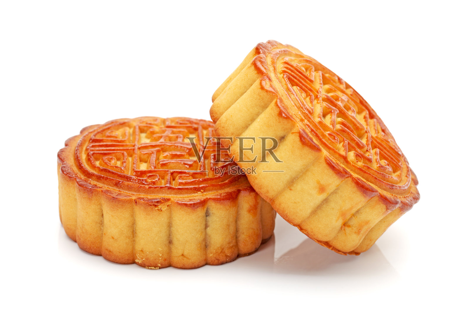 白色背景上的中国月饼照片摄影图片