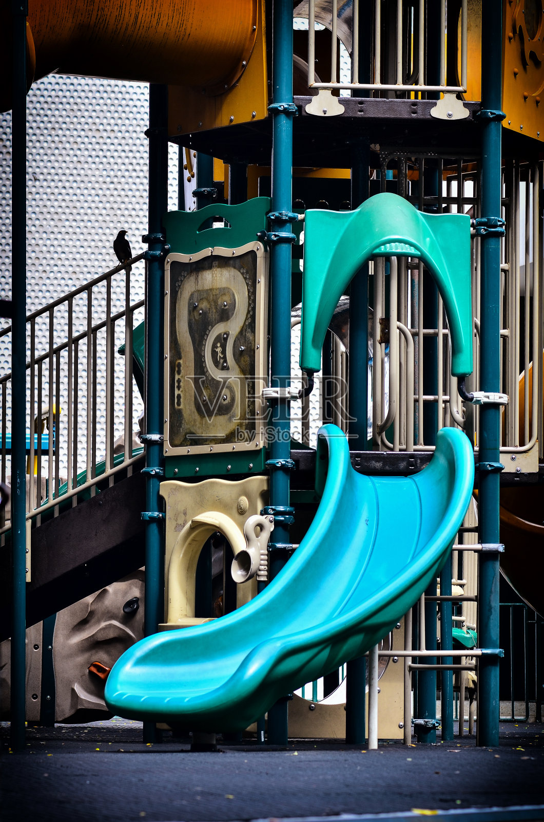 滑梯游乐园是儿童的游乐场照片摄影图片