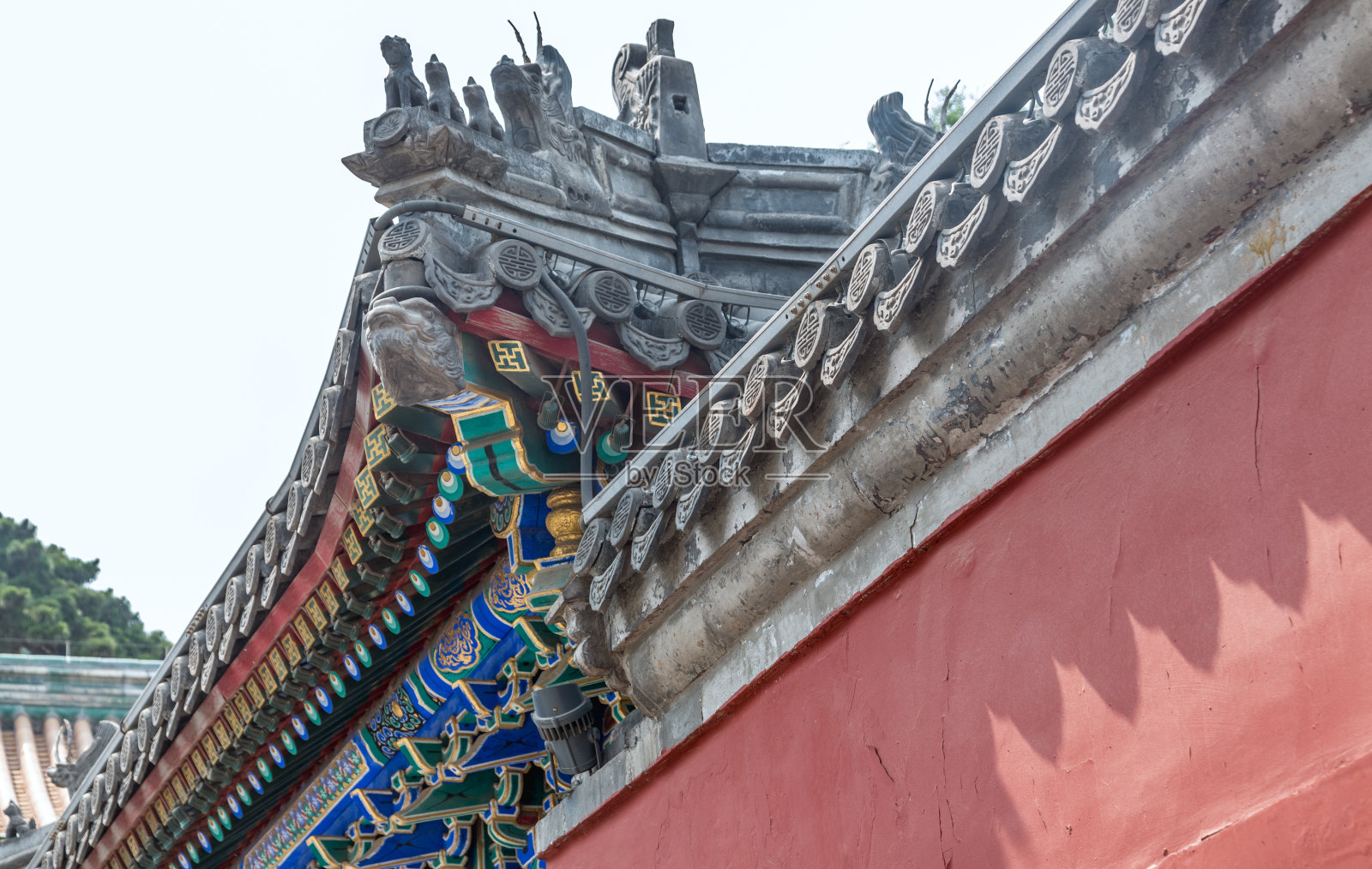 屋顶细节的历史建筑对抗天空照片摄影图片