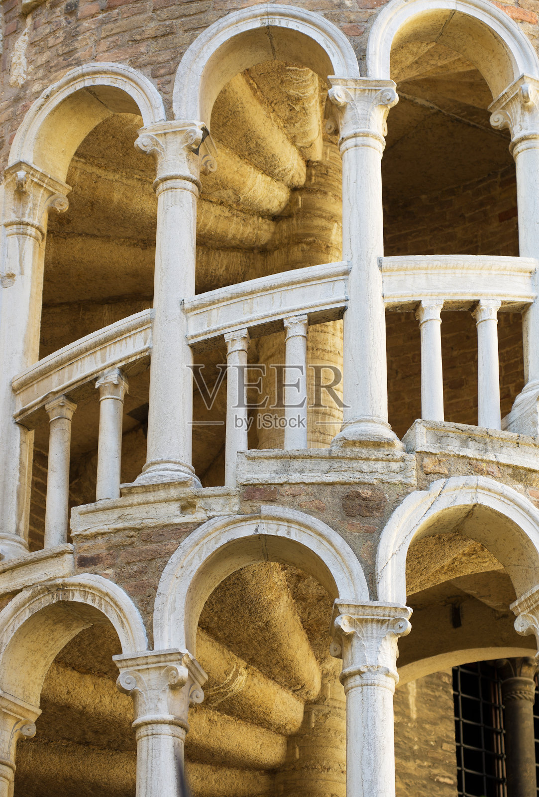 楼梯和柱照片摄影图片