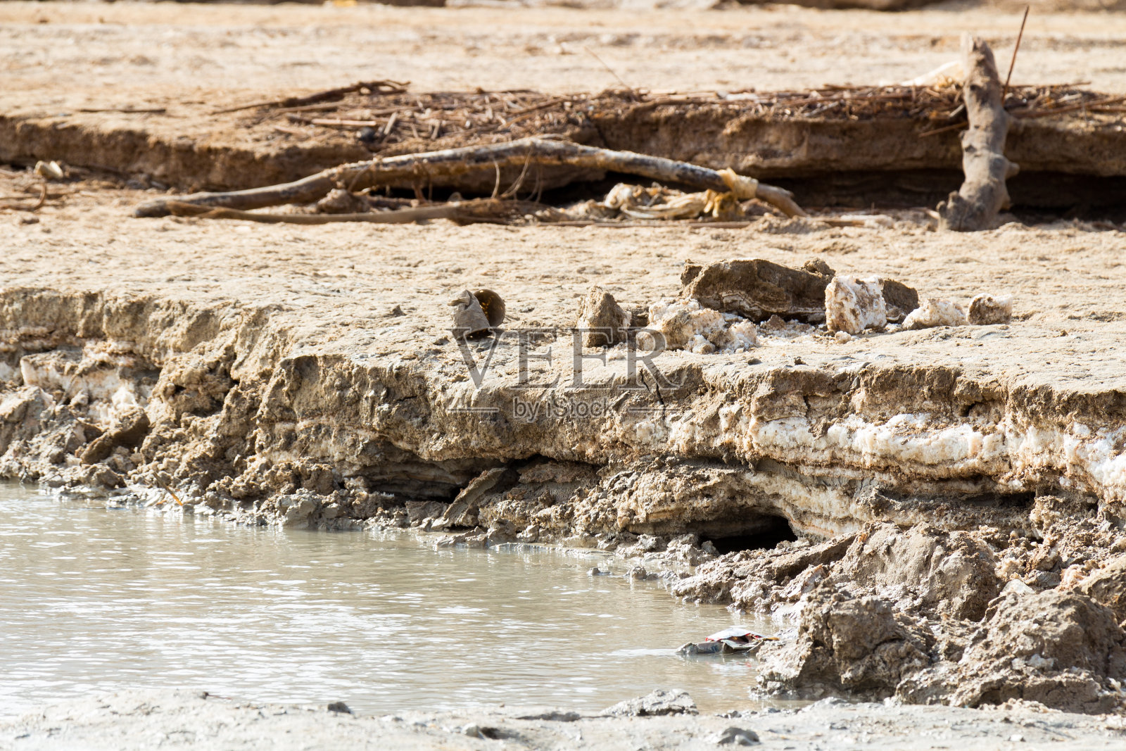 死海的泥和盐照片摄影图片