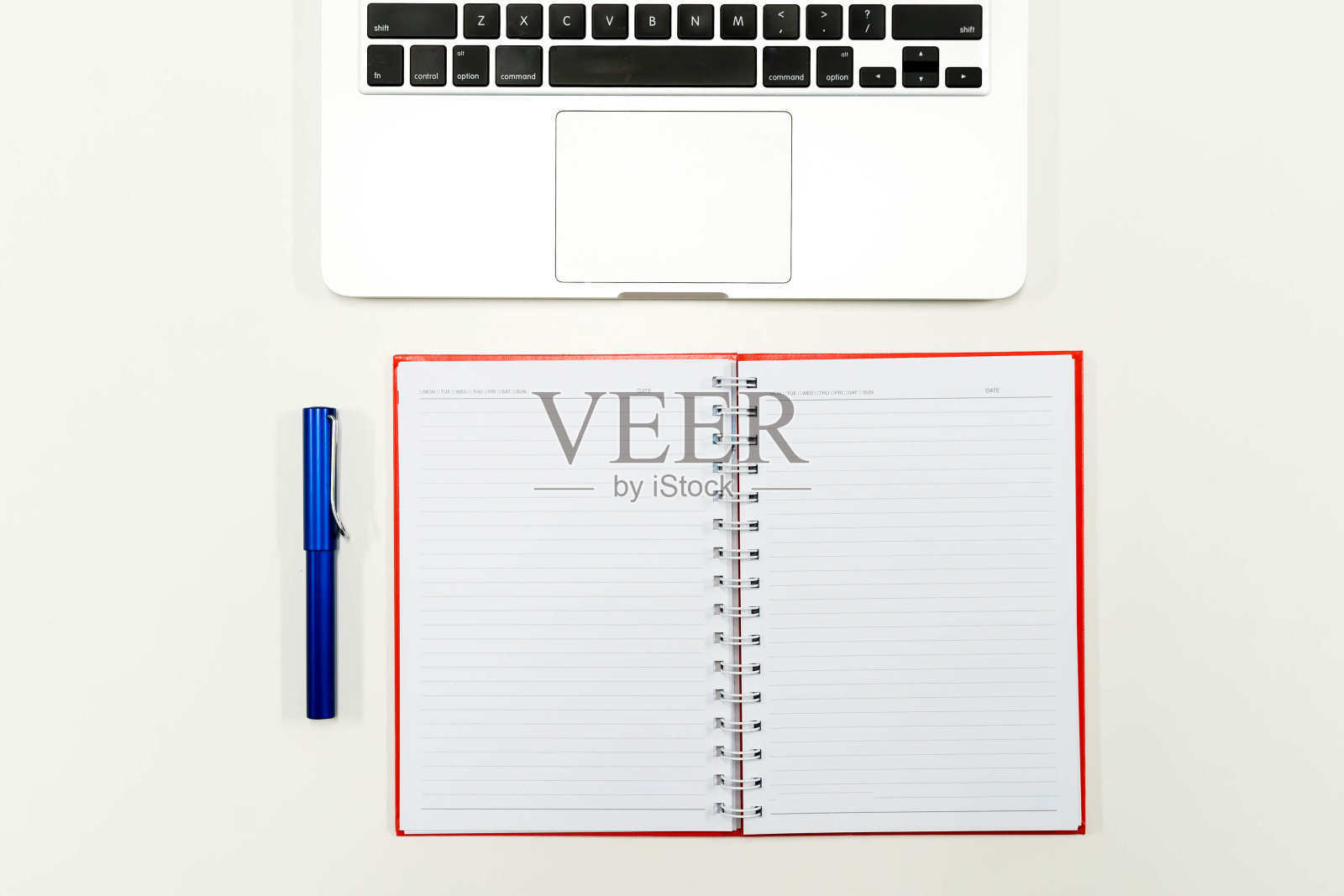 平面铺设白色办公桌的概念照片摄影图片