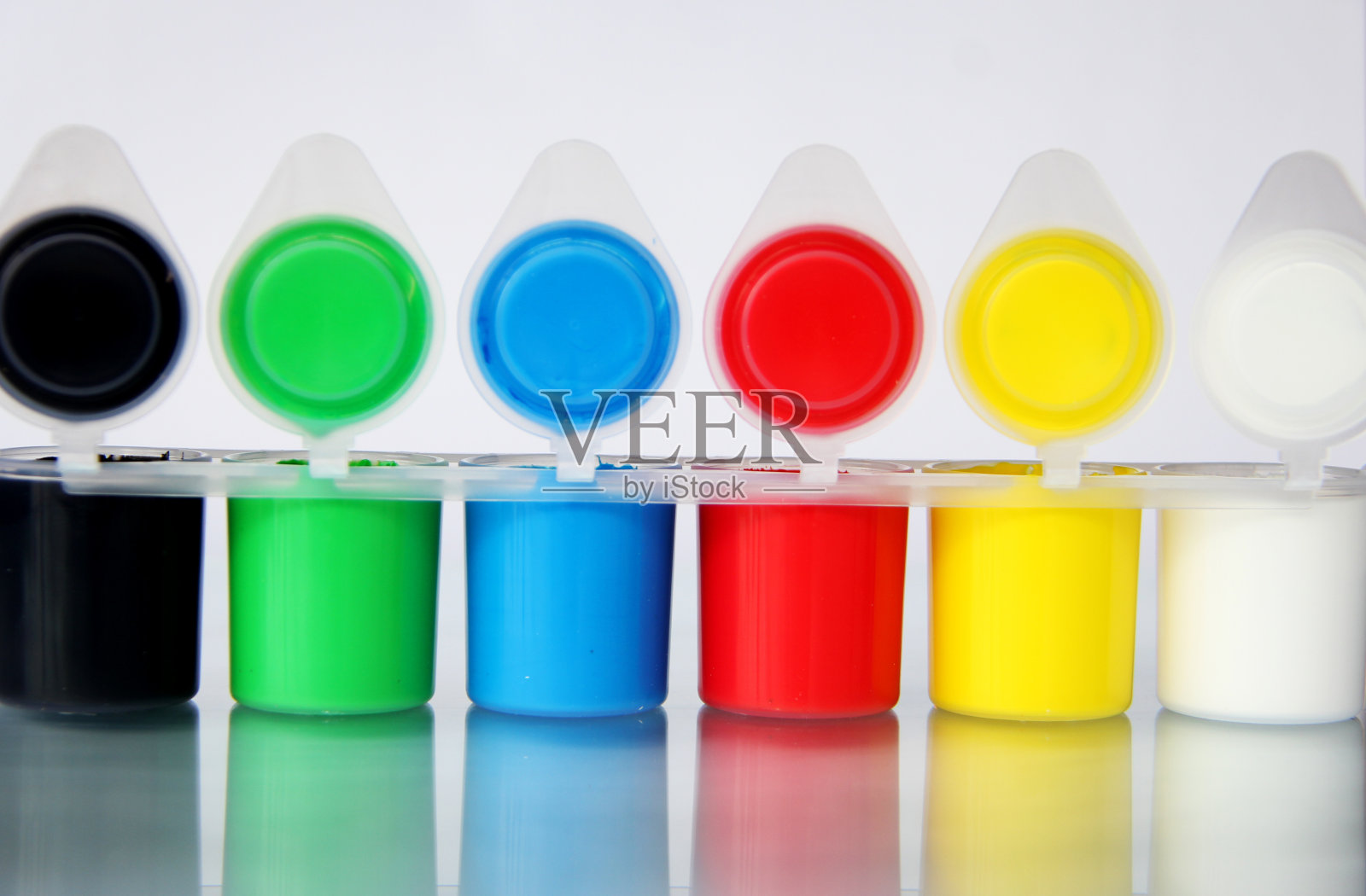 水粉画颜料罐照片摄影图片