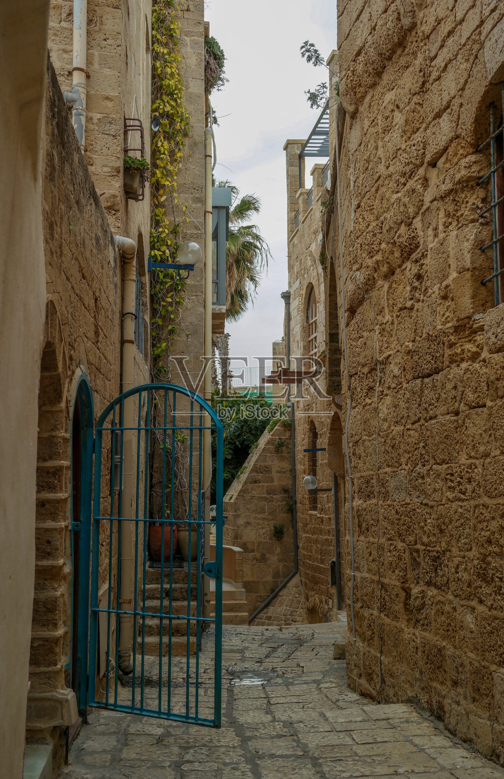 建筑物之间照片摄影图片