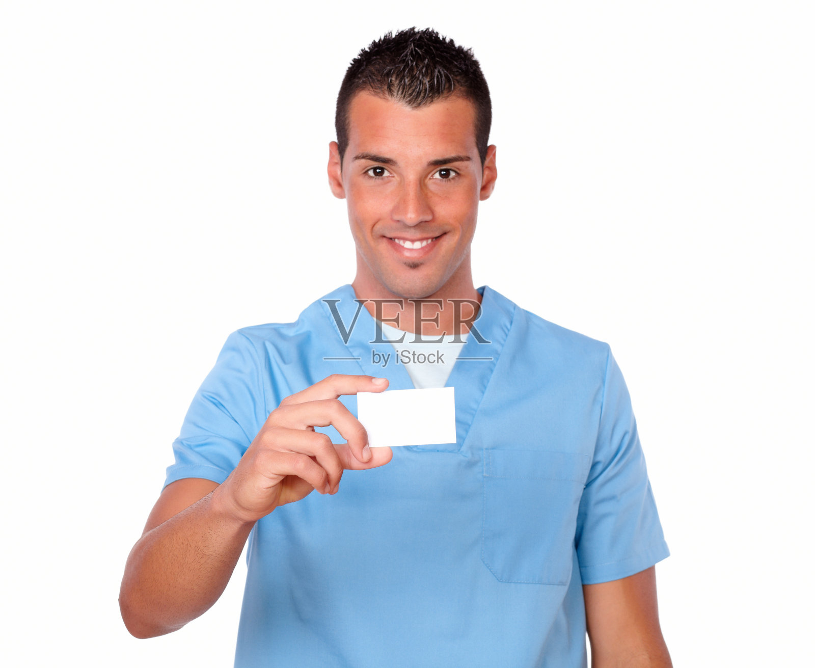 拿着空白卡片的西班牙裔护士照片摄影图片