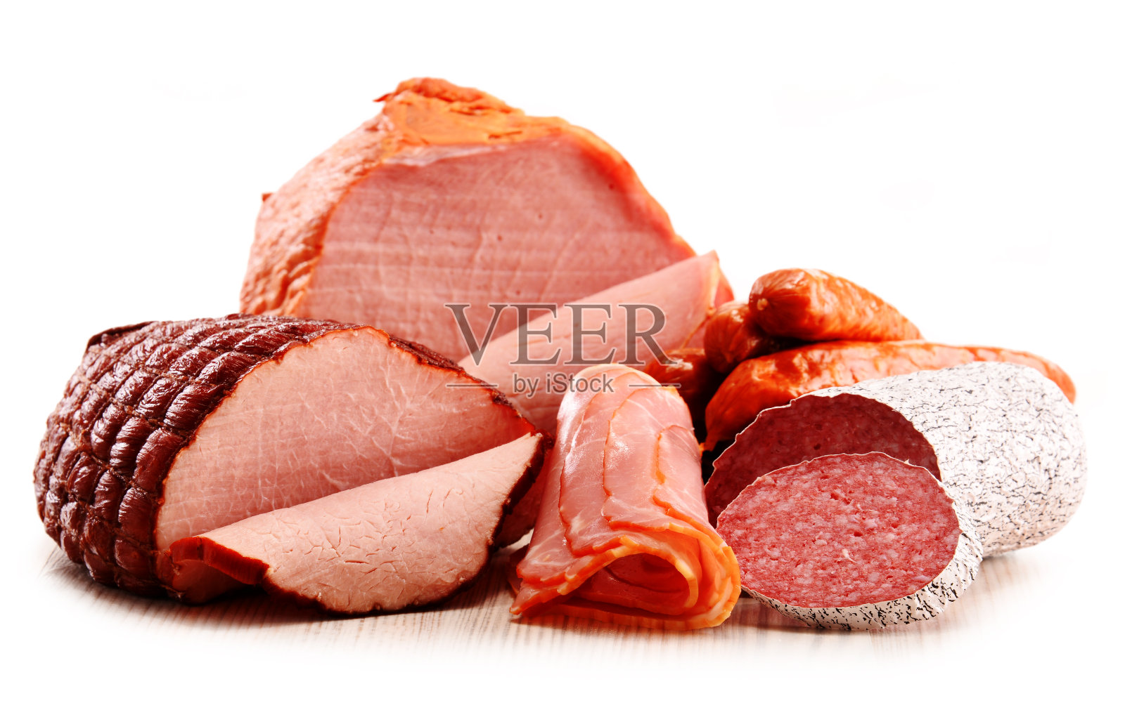 肉类加工产品包括火腿和香肠孤立的白色照片摄影图片