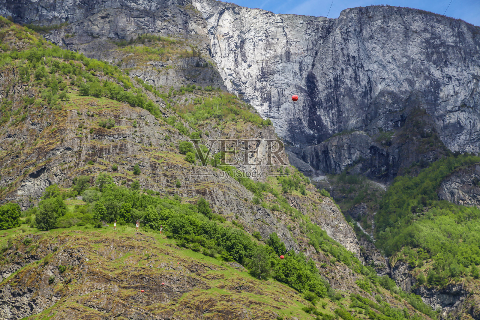 挪威索格尼峡湾的一座山照片摄影图片