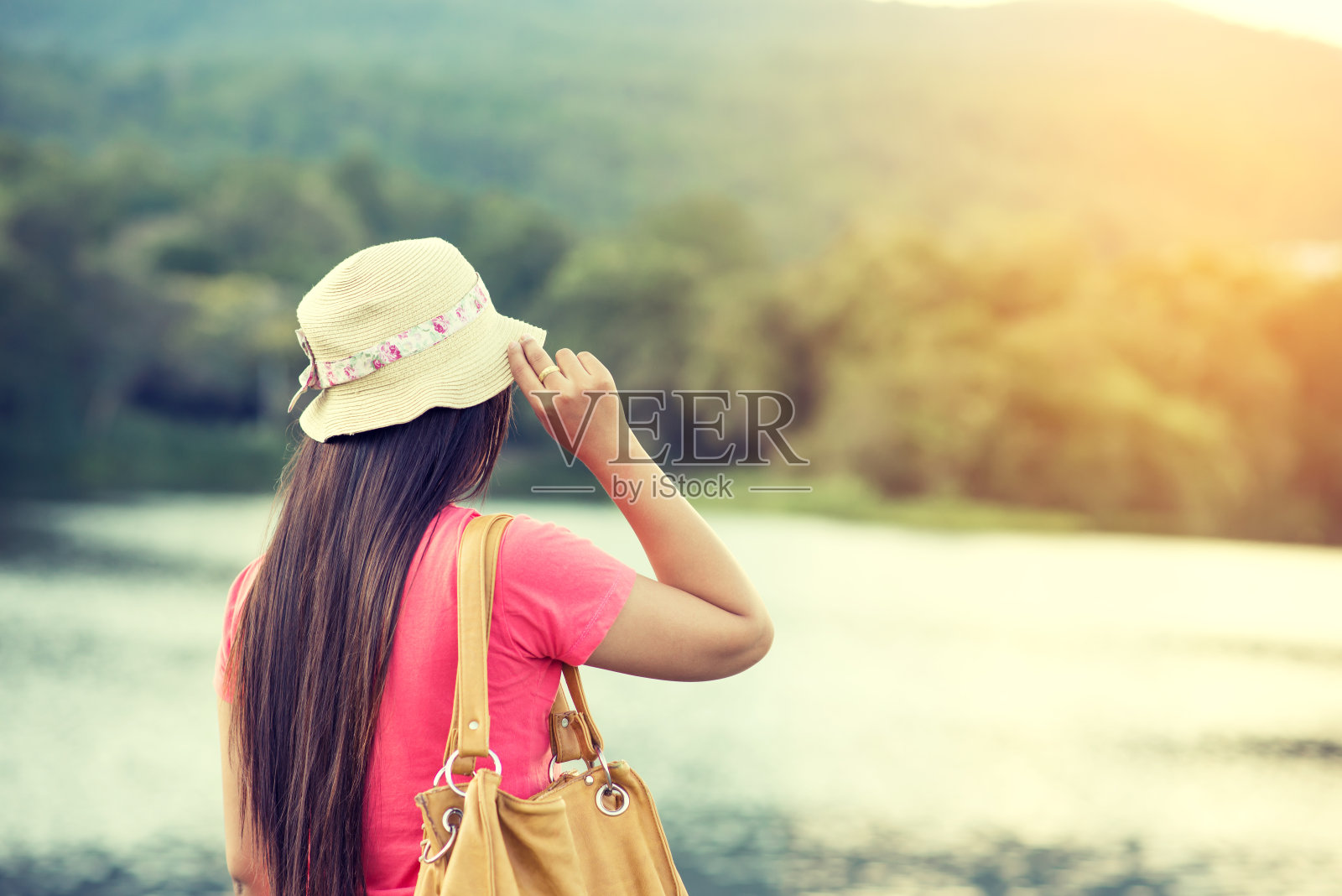 旅行者亚洲女人照片摄影图片
