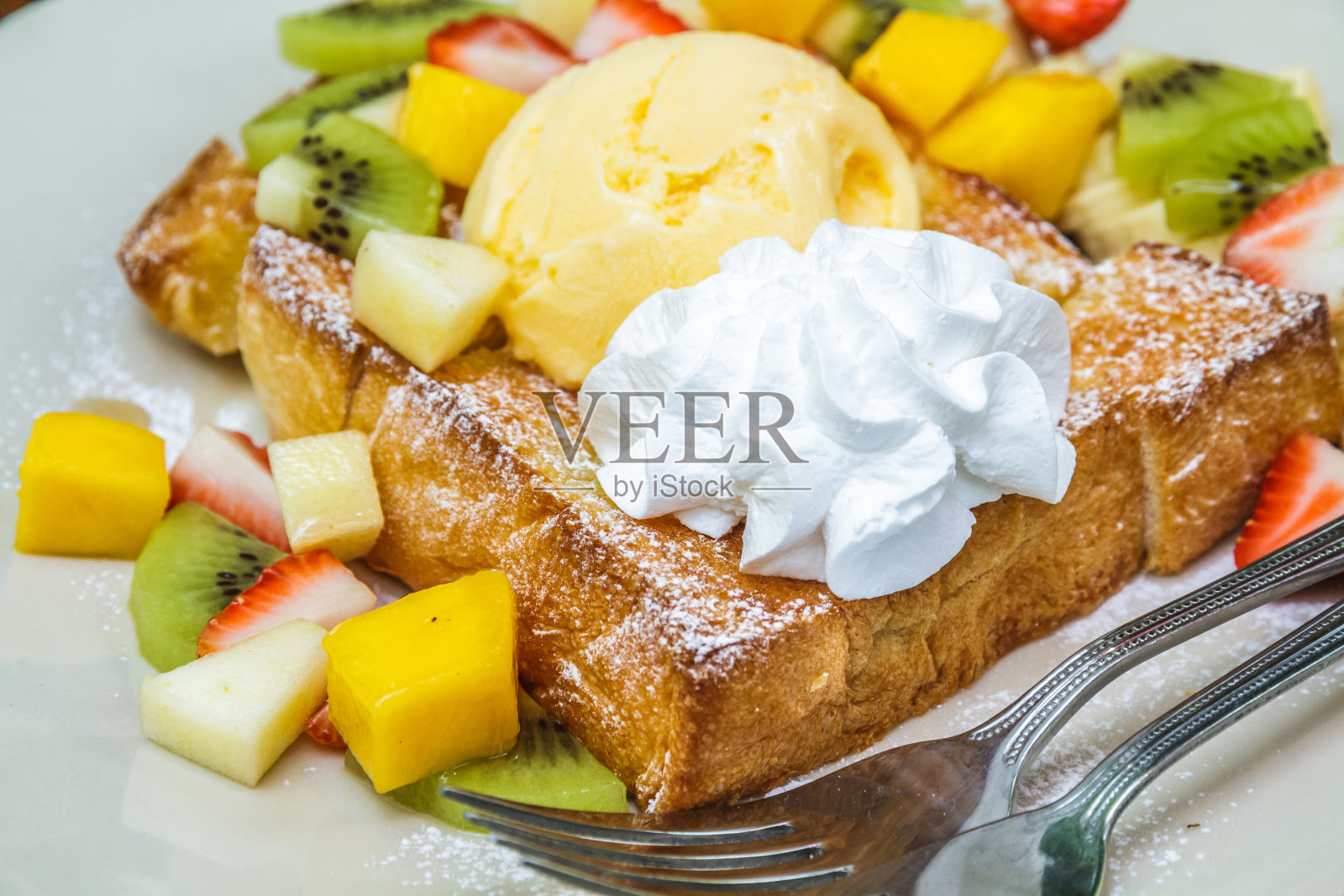 蜂蜜水果吐司照片摄影图片