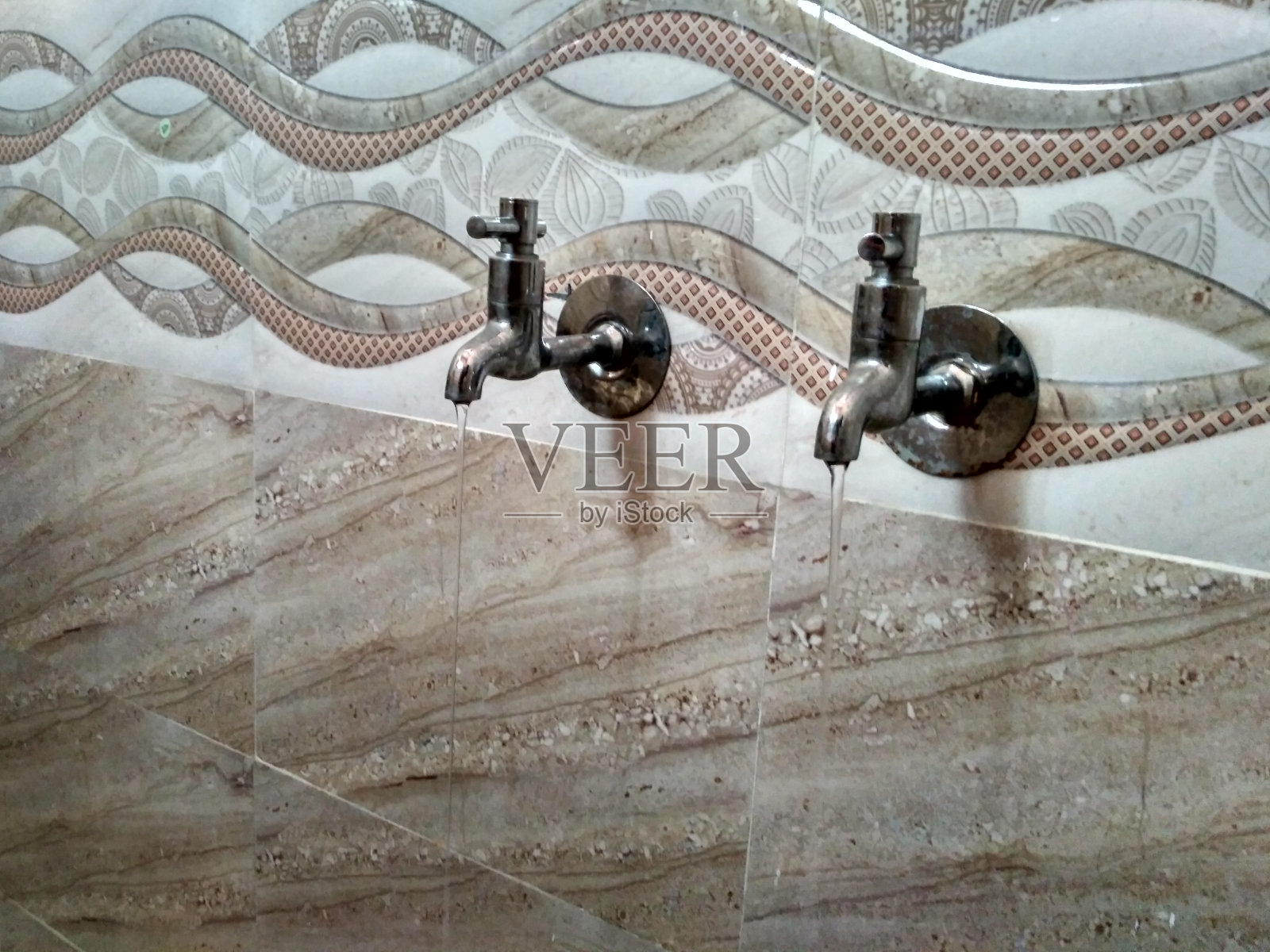 水龙头抽水马桶冲水箱喷气马桶喷气照片摄影图片