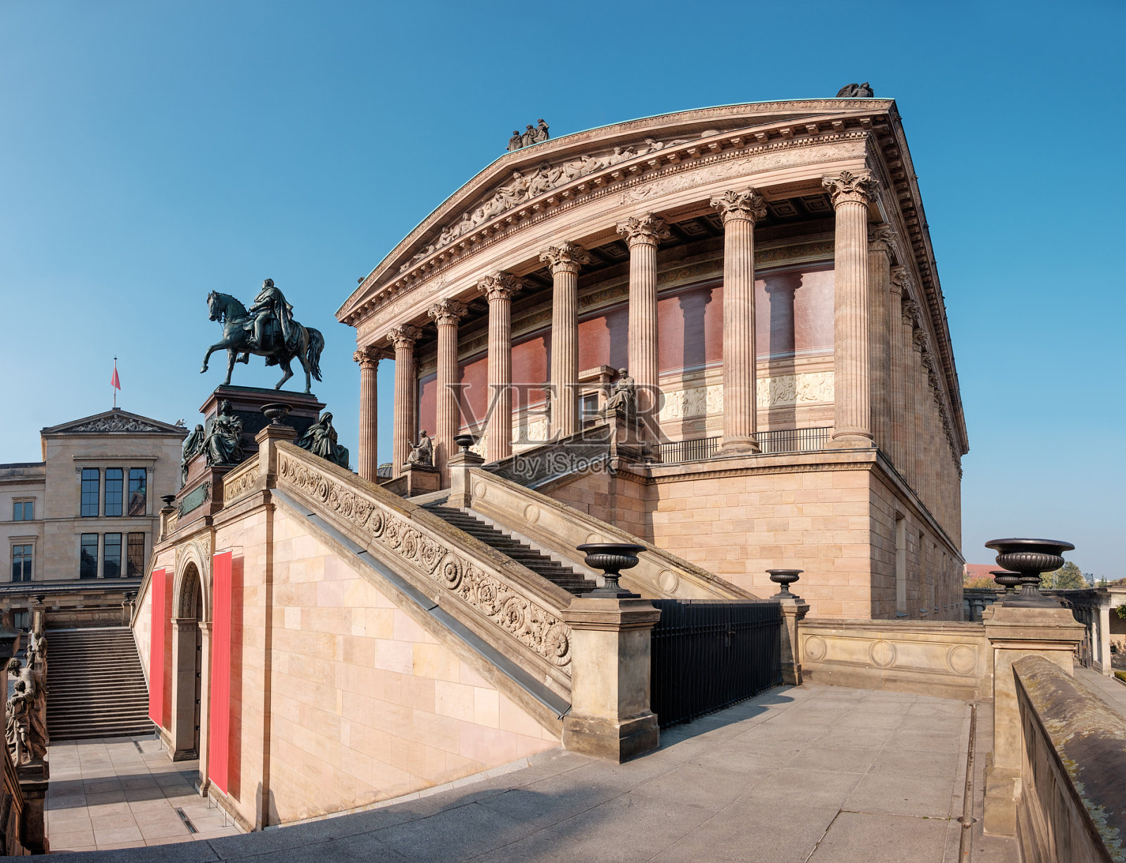 Old National Gallery in Berlin照片摄影图片