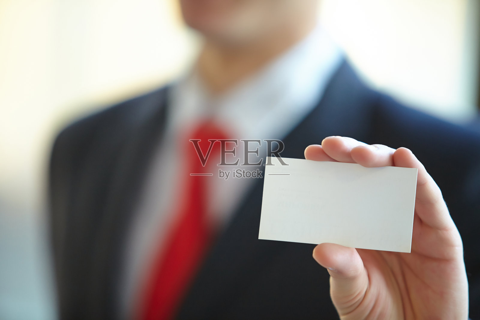 递名片的商人照片摄影图片