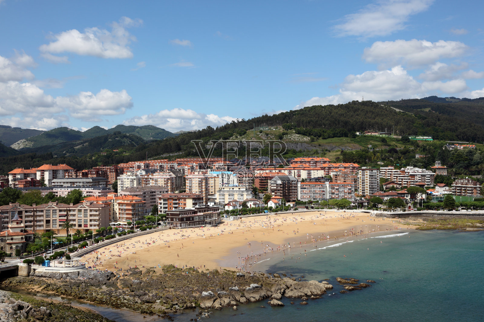 西班牙卡斯特罗乌尔迪亚莱斯海滩照片摄影图片