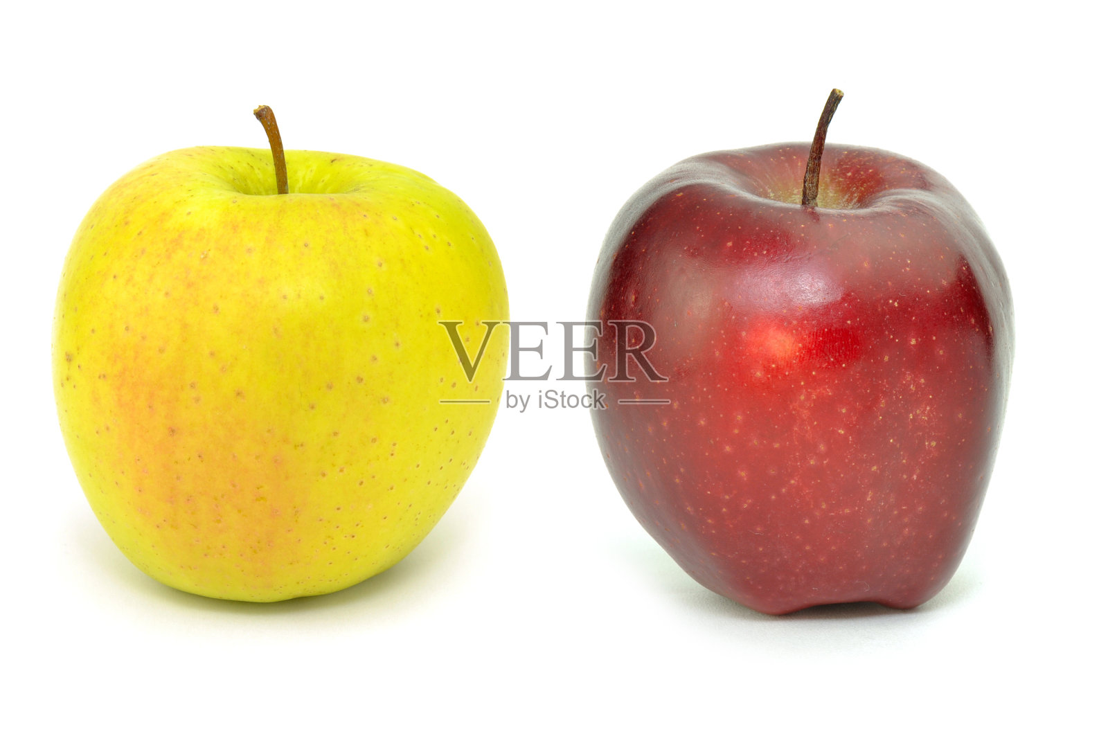 苹果。红色和绿色孤立在白色上照片摄影图片