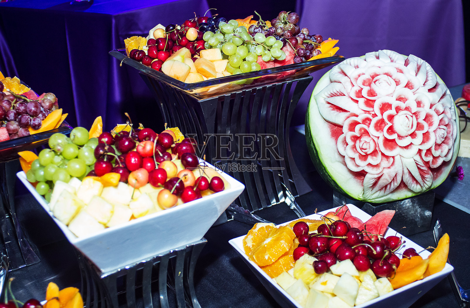 多彩热带水果自助餐。照片摄影图片