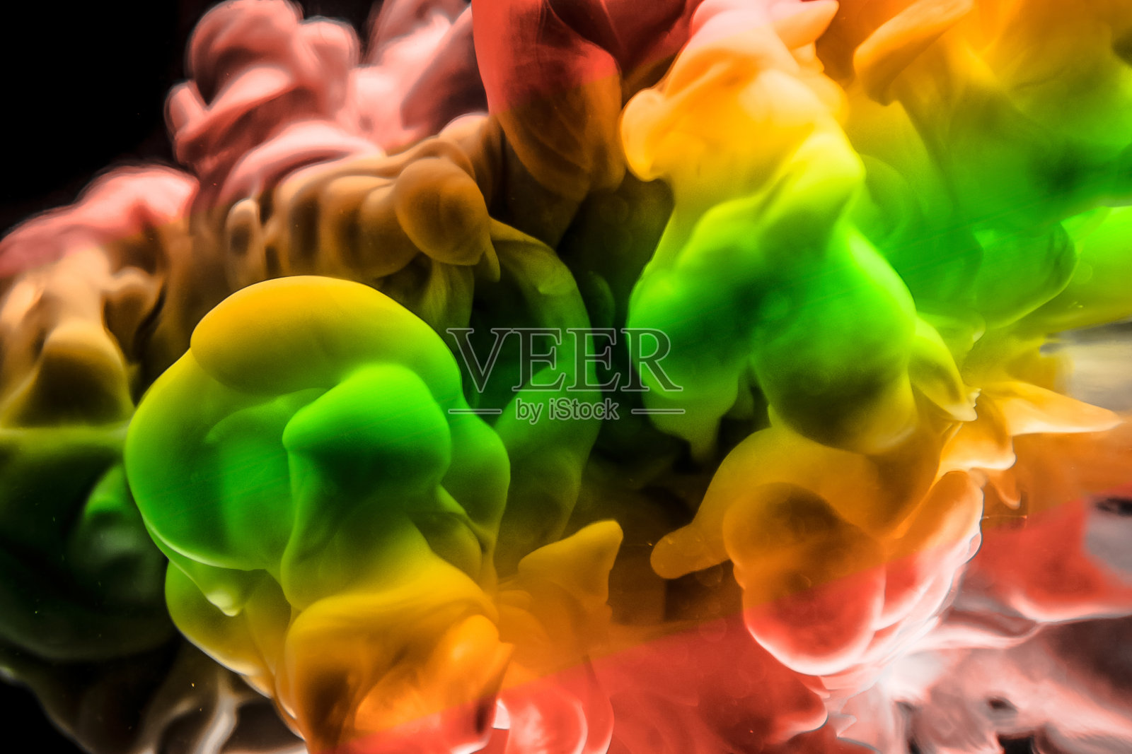 水中的彩色染料。摘要背景。墙纸。概念艺术照片摄影图片