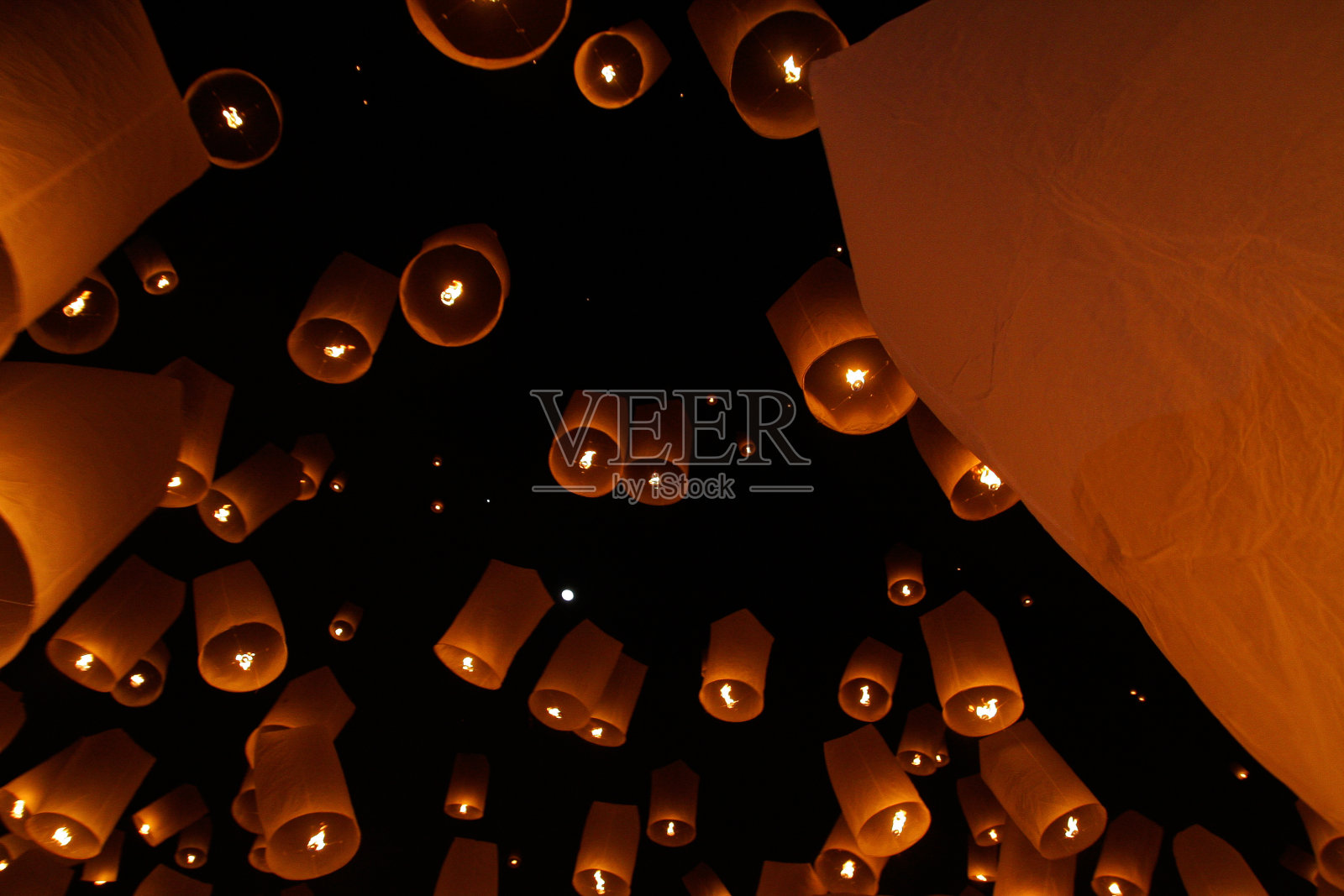 浮动的灯笼照片摄影图片