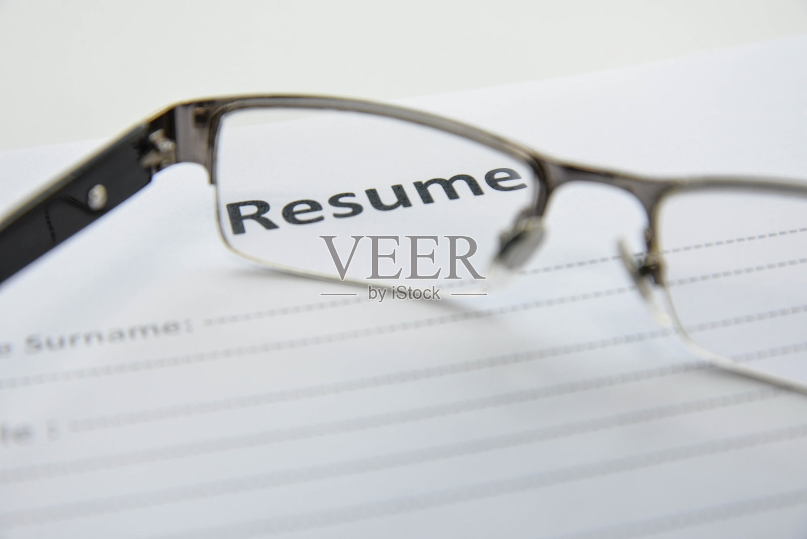 从视角看简历草稿照片摄影图片