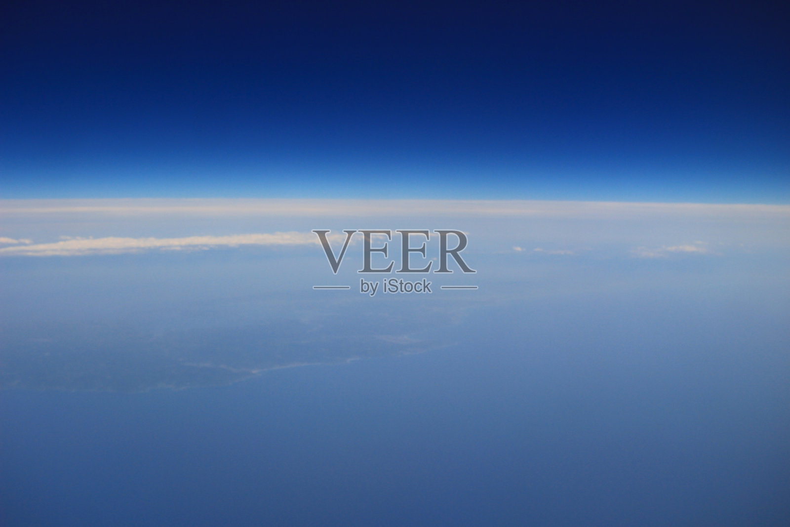 飞上云端，随窗看照片摄影图片