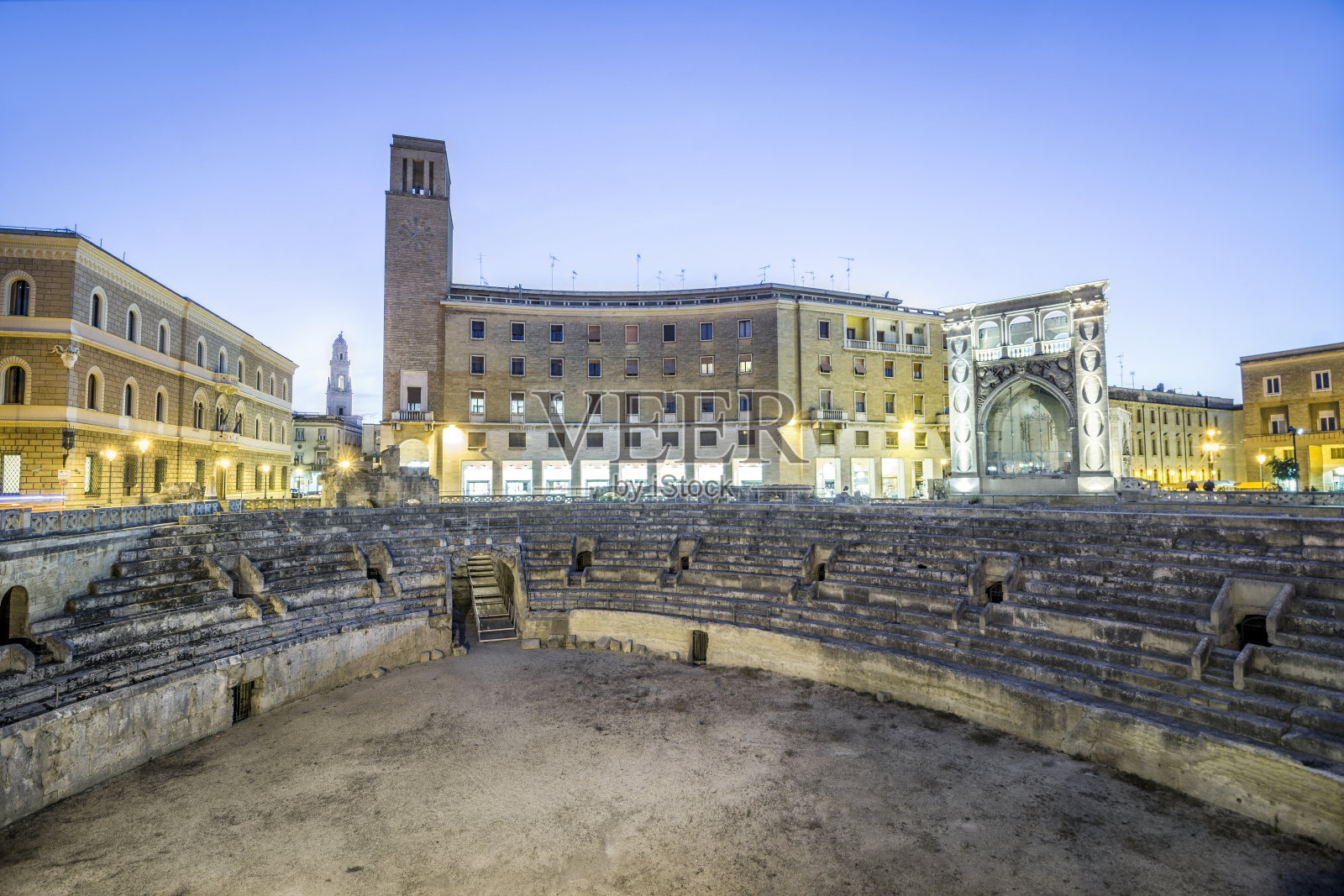 意大利莱切的古代圆形剧场照片摄影图片