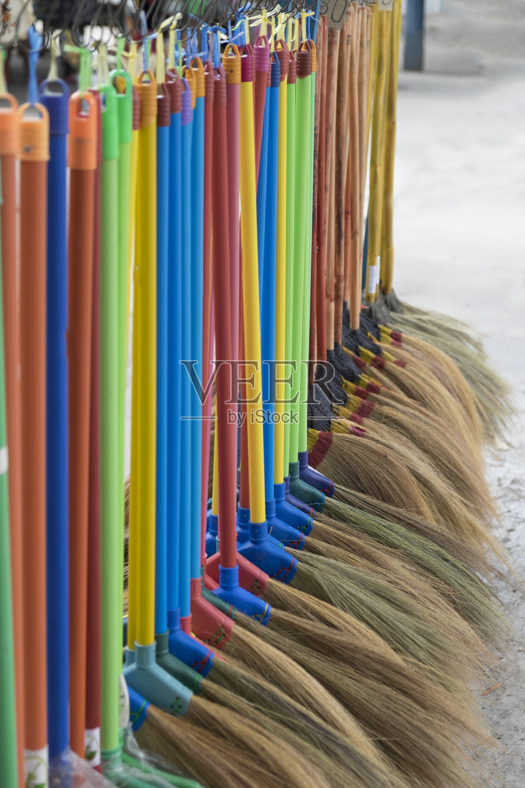 色彩斑斓的扫帚照片摄影图片