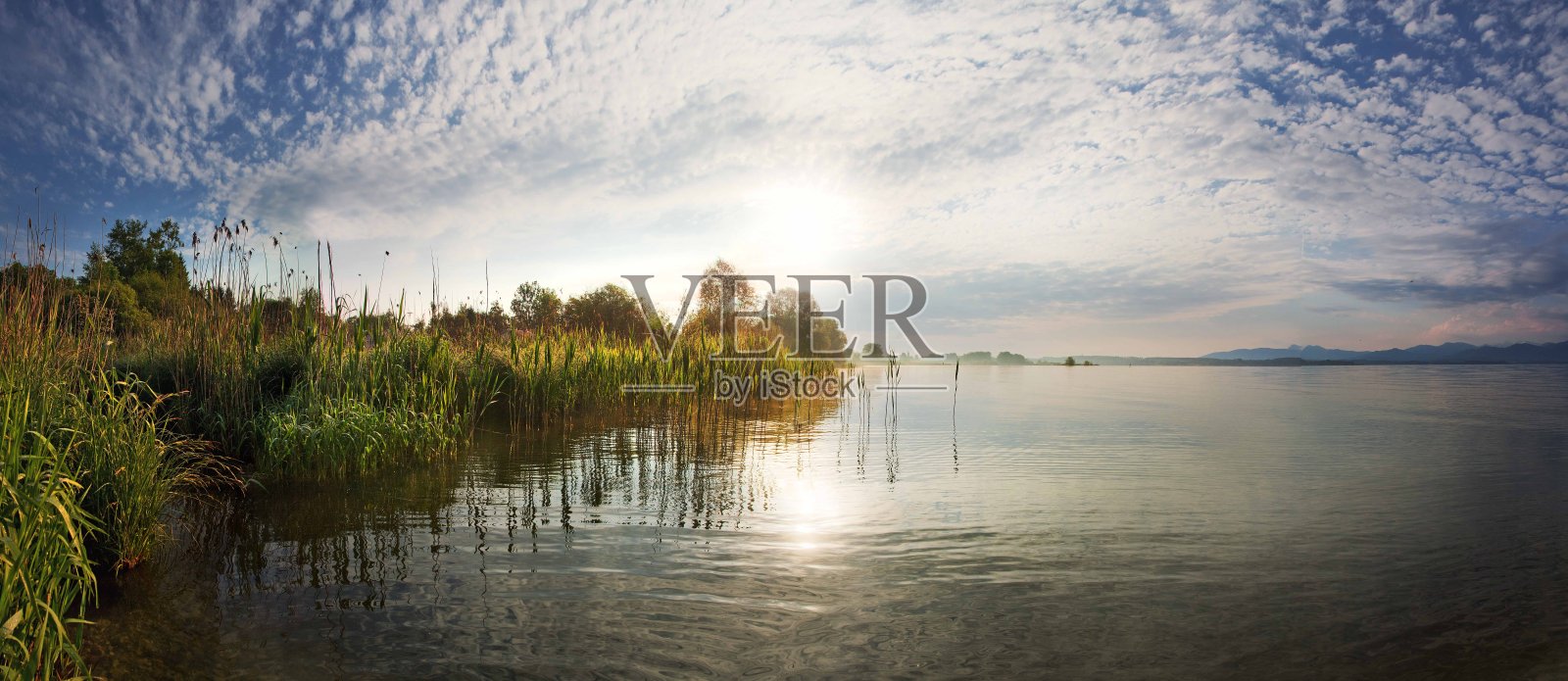 奇姆湖的日出照片摄影图片