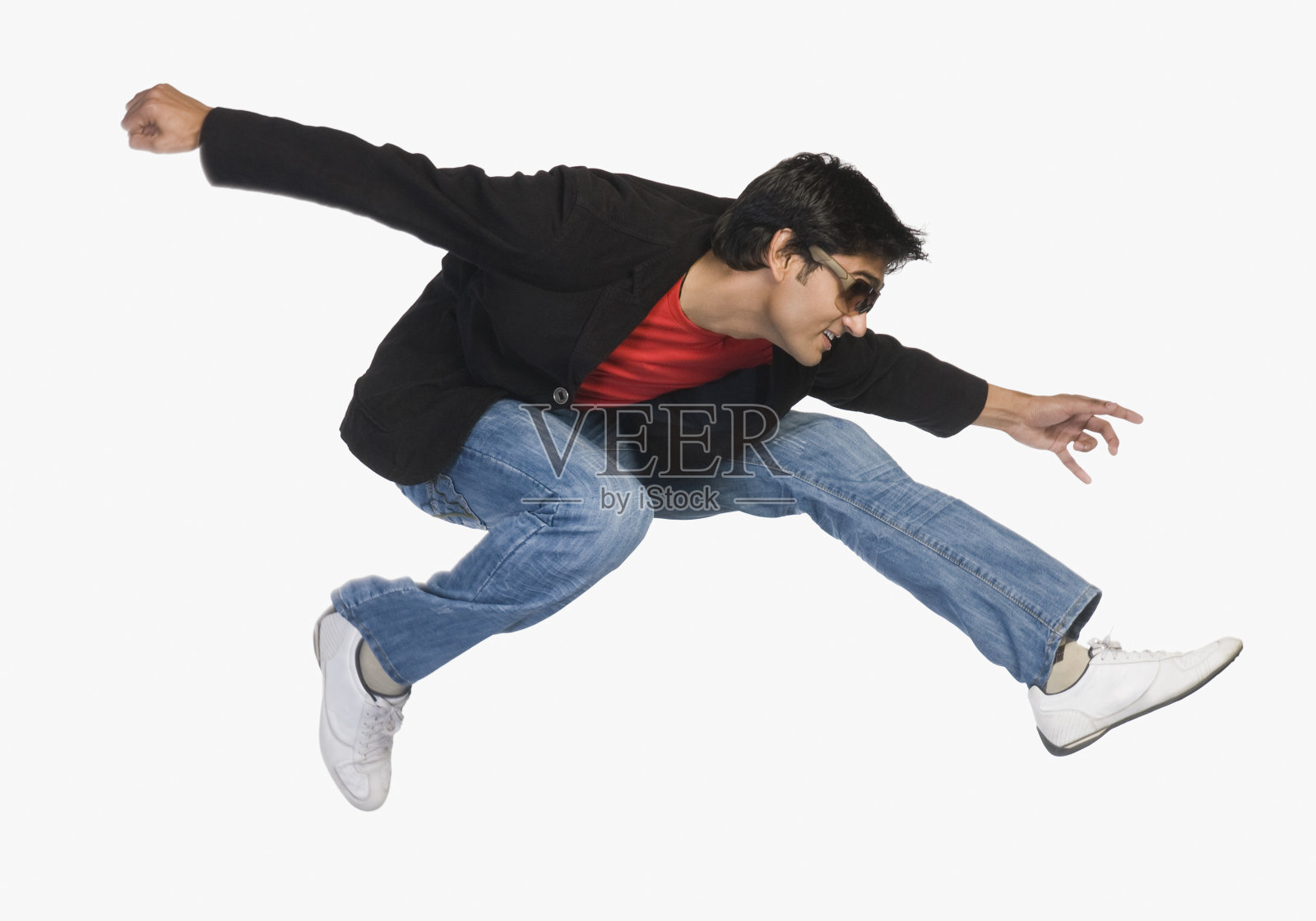 一个人在半空中跳照片摄影图片