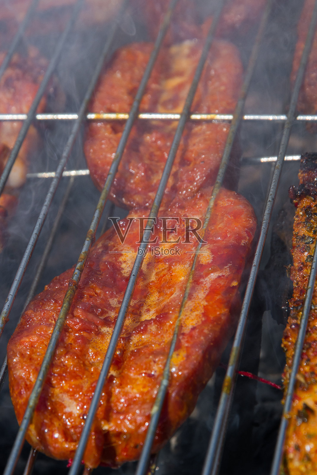 烤香肠-烤香肠照片摄影图片