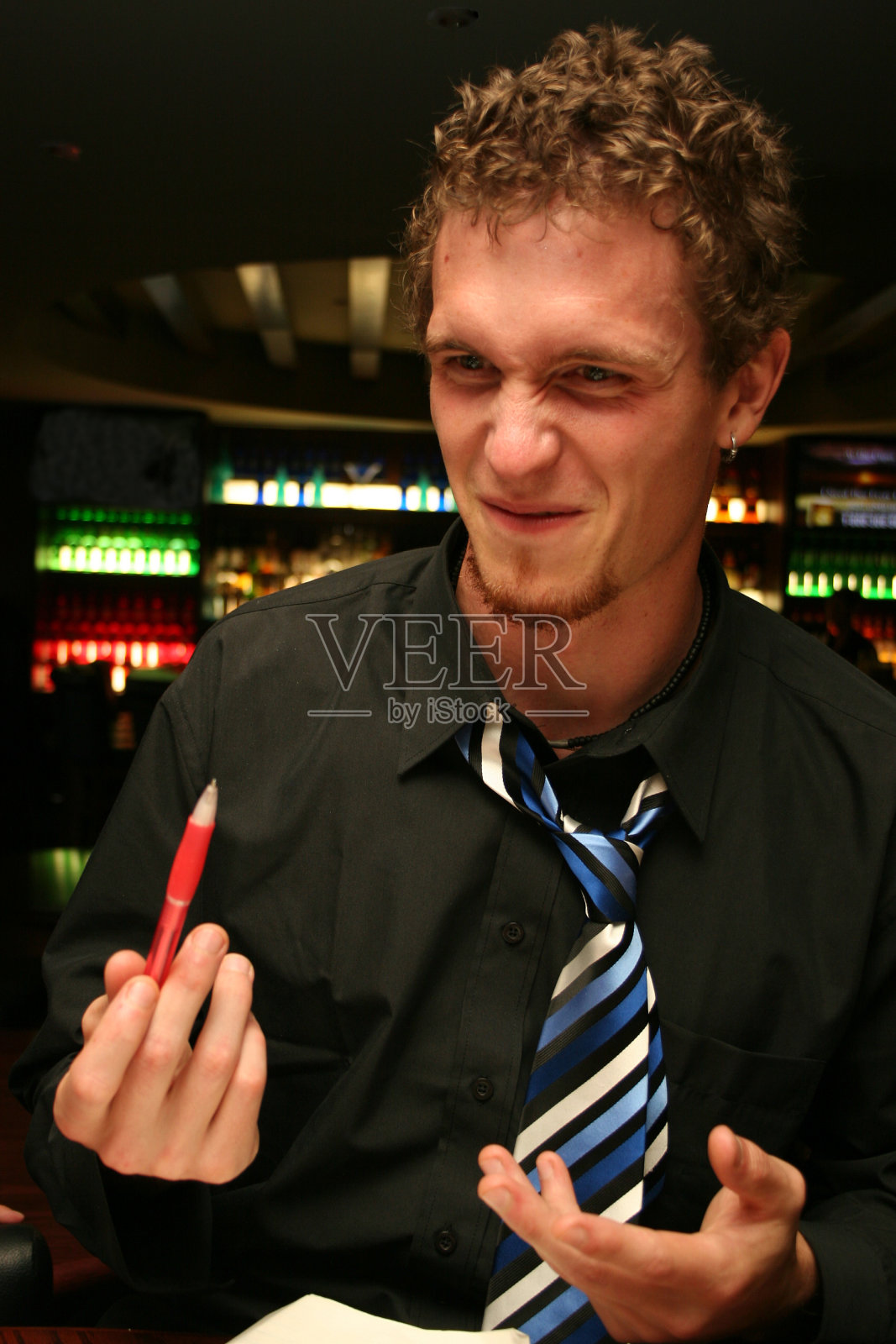 粉色的钢笔照片摄影图片