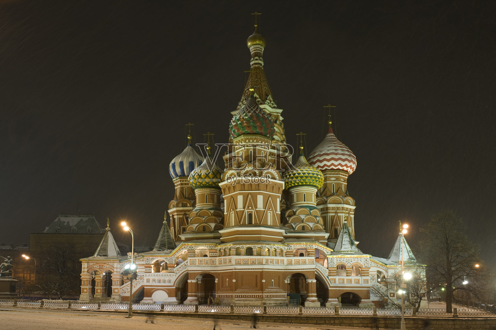圣巴兹尔斯祷告教堂的夜晚照片摄影图片