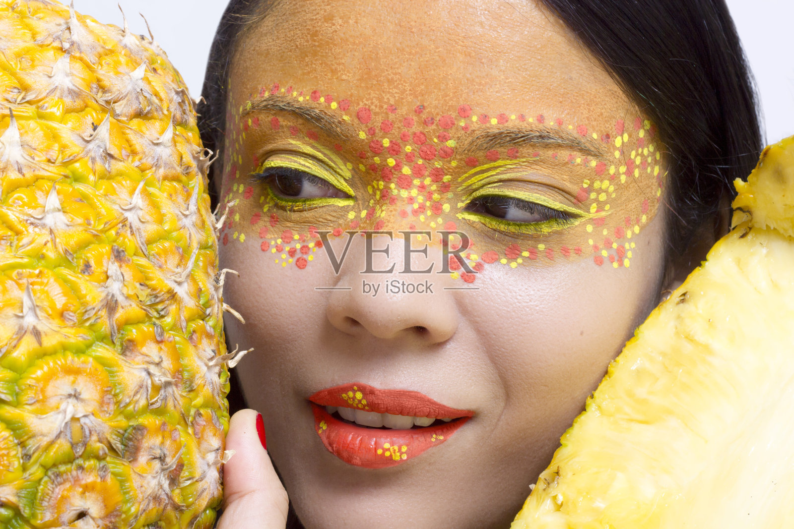 黄色的菠萝照片摄影图片