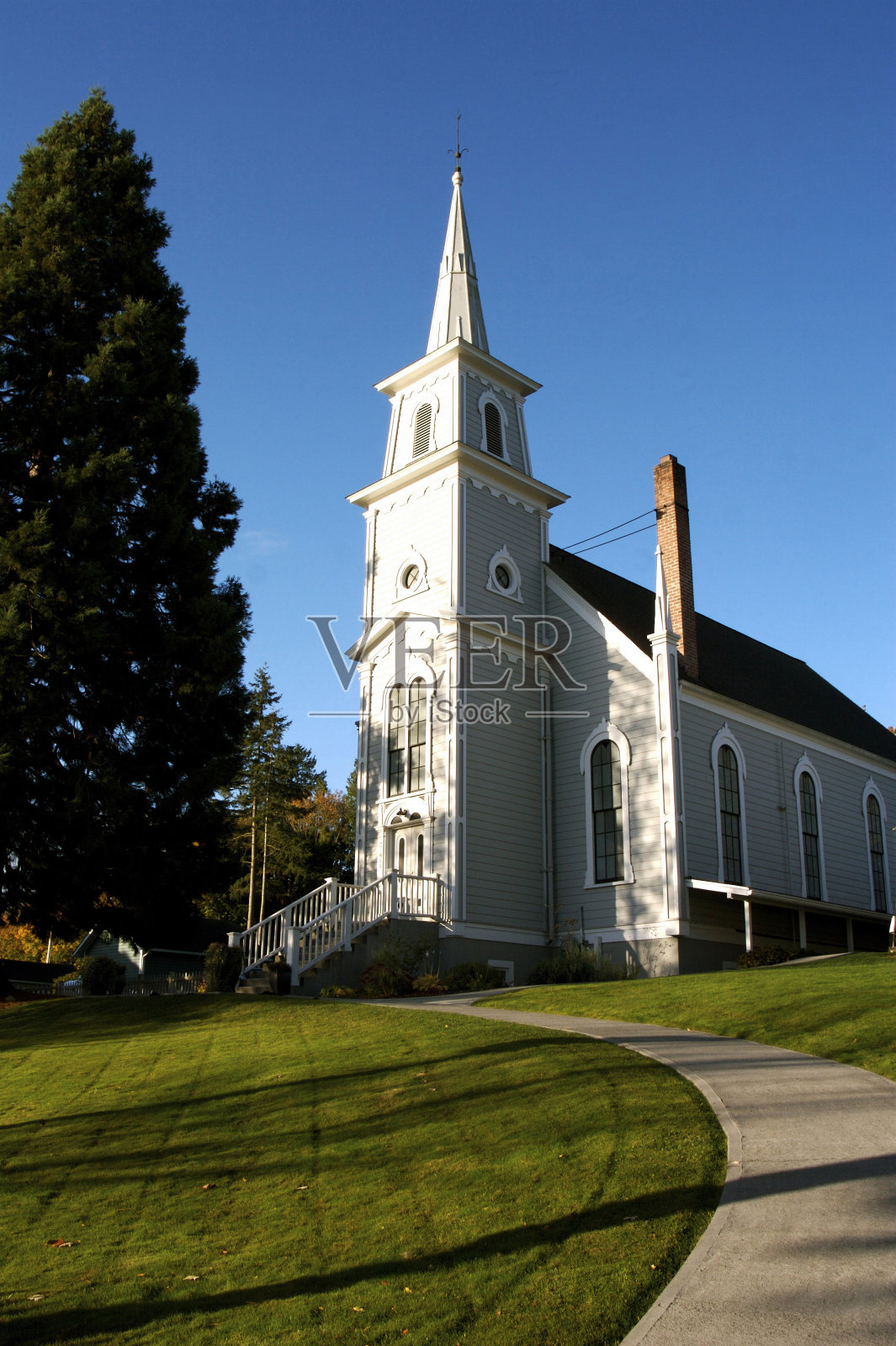 庄严的新英格兰风格教堂照片摄影图片