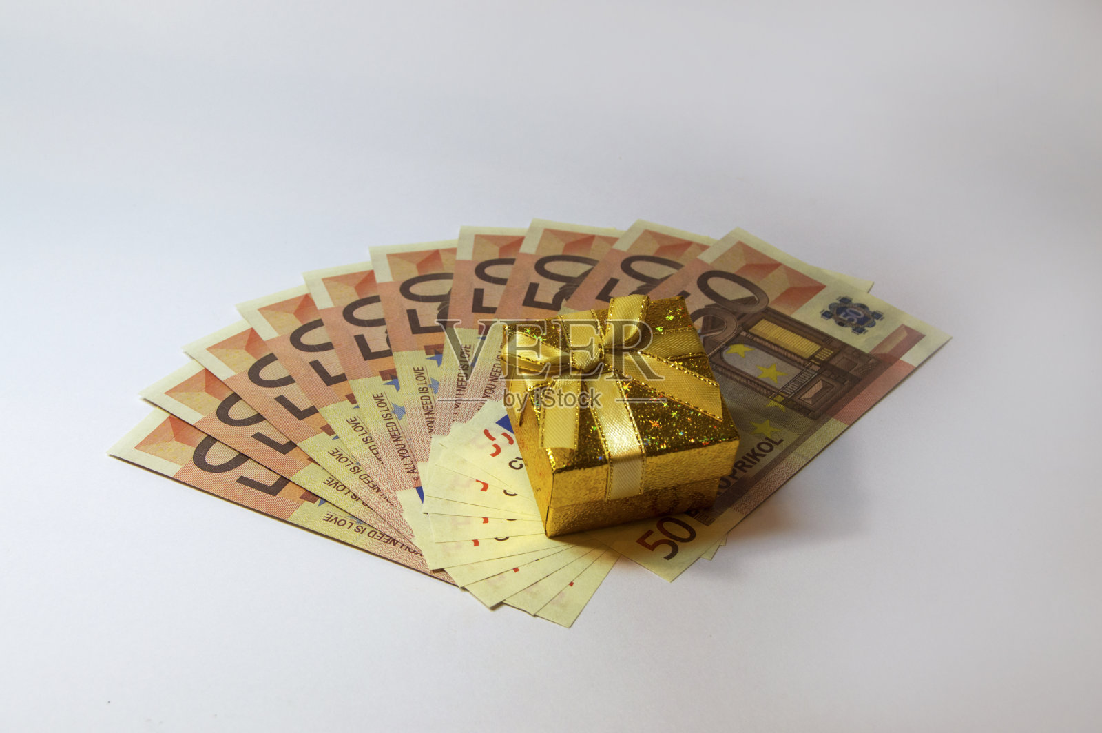 礼品盒和钱照片摄影图片