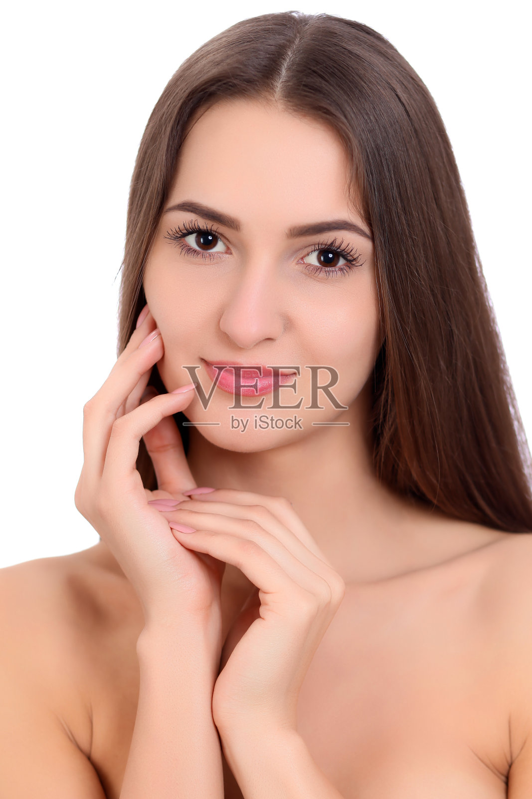 年轻美丽的黑发女人面部肖像与健康的皮肤照片摄影图片